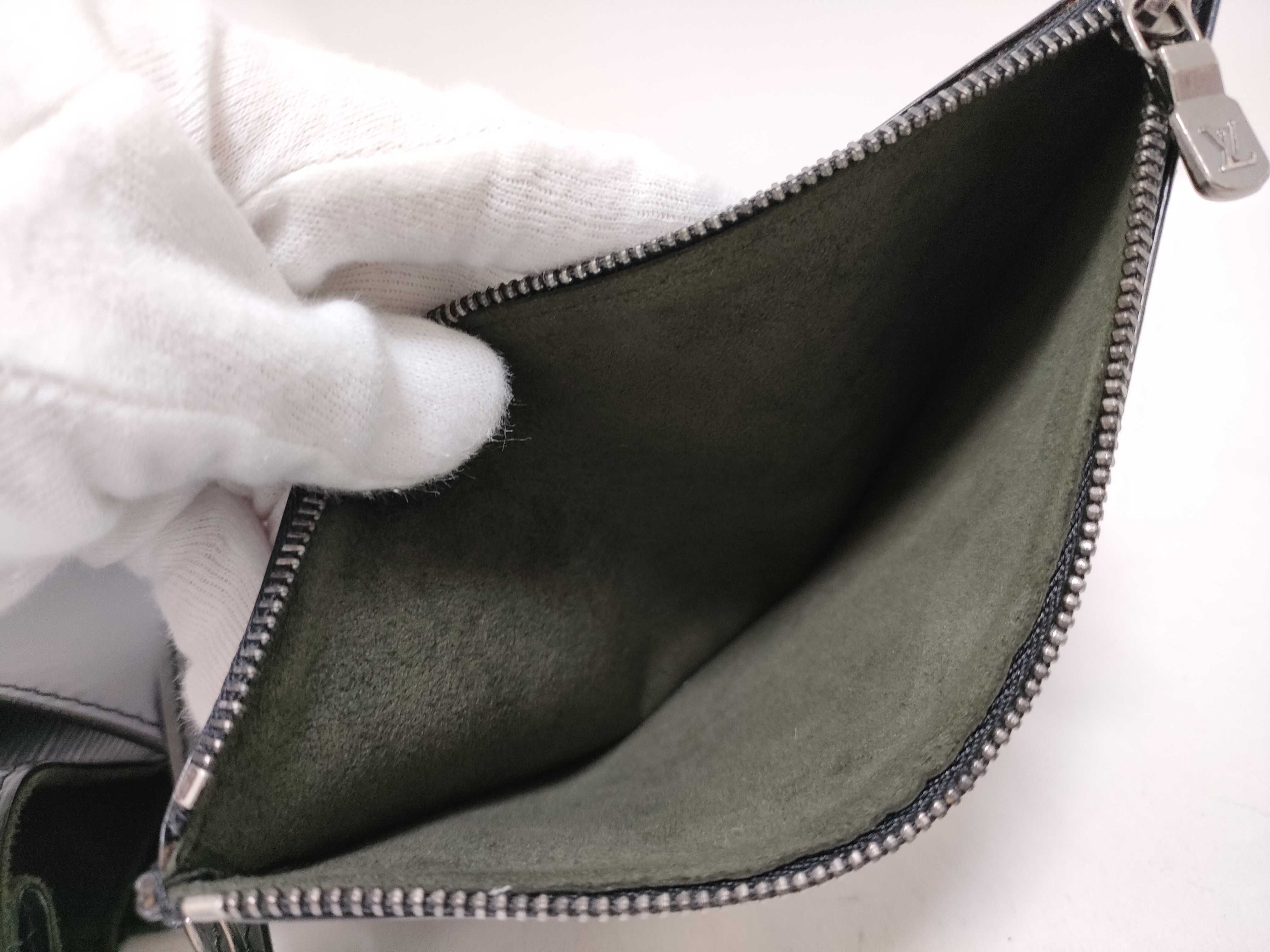 Epi Louis Vuitton LV Epi Sac à Do One Shoulder Bag Noir Shoulder Bag — view 13