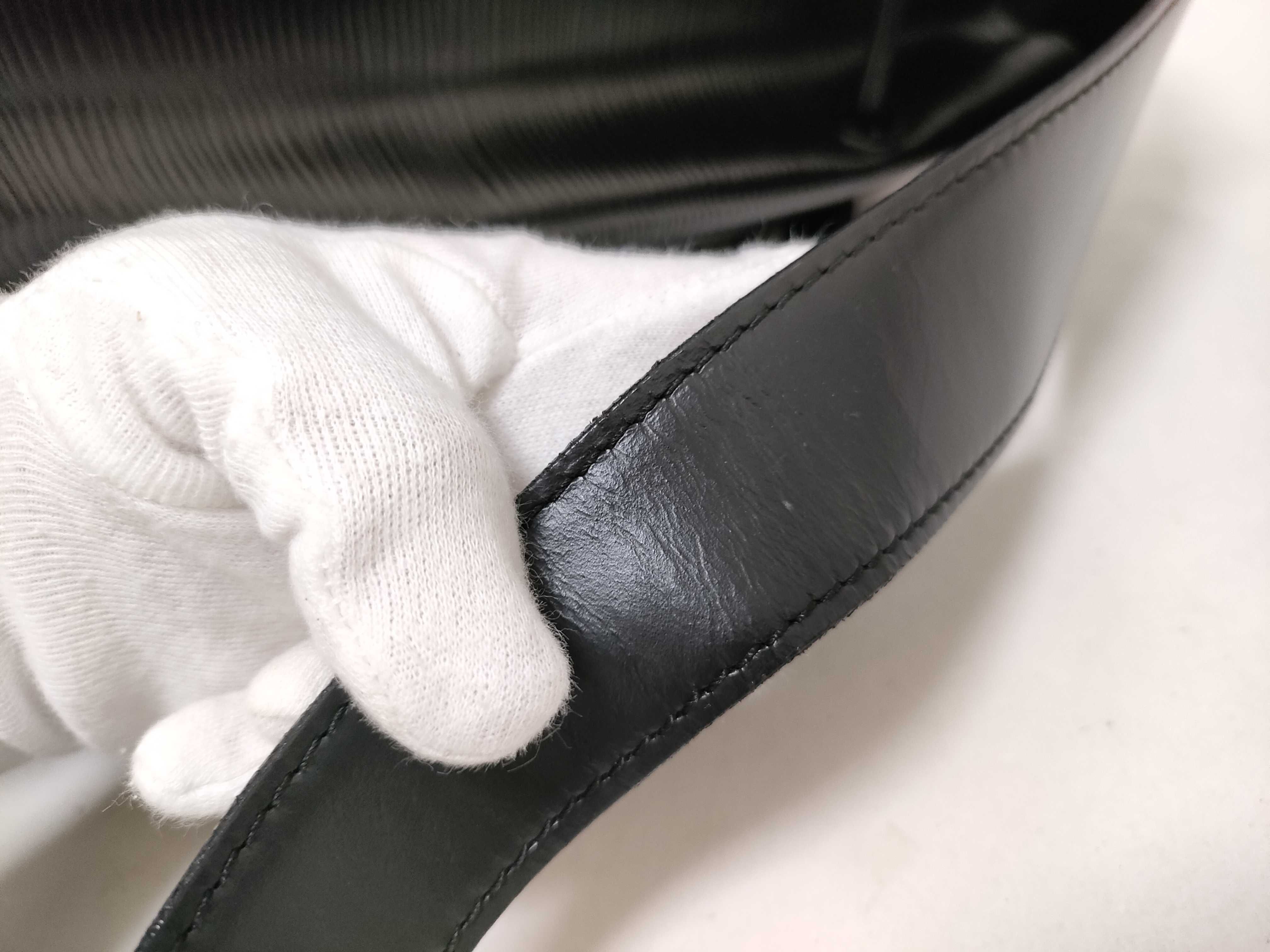 Epi Louis Vuitton LV Epi Sac à Do One Shoulder Bag Noir Shoulder Bag — view 4