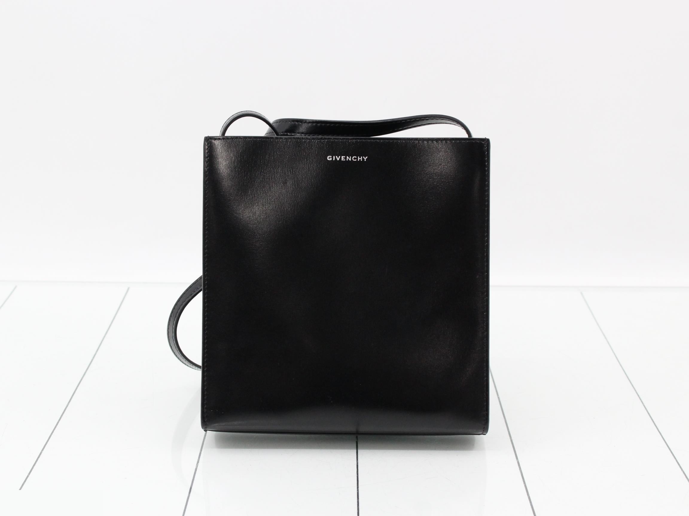 4G Crossbody Bag, Black Leather, Made in Italy — view 2