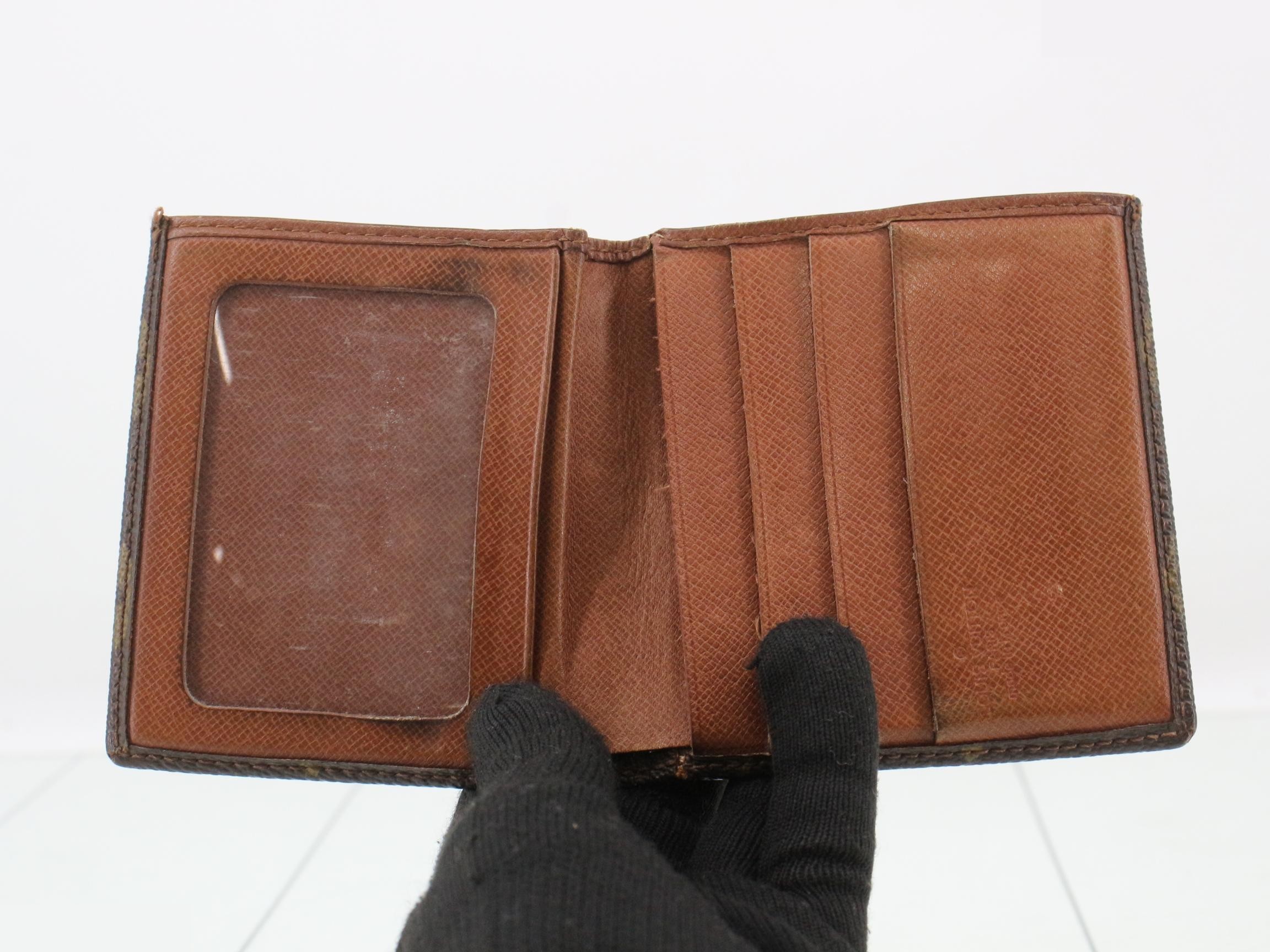 Card case, bi-fold — view 4