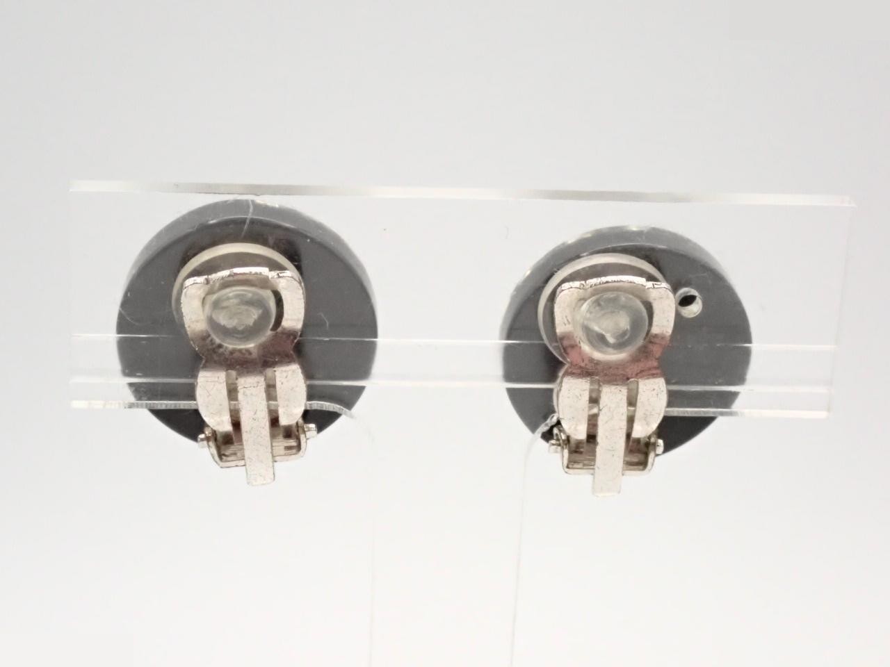Vintage Classic (Precious Metal) Earrings — view 2