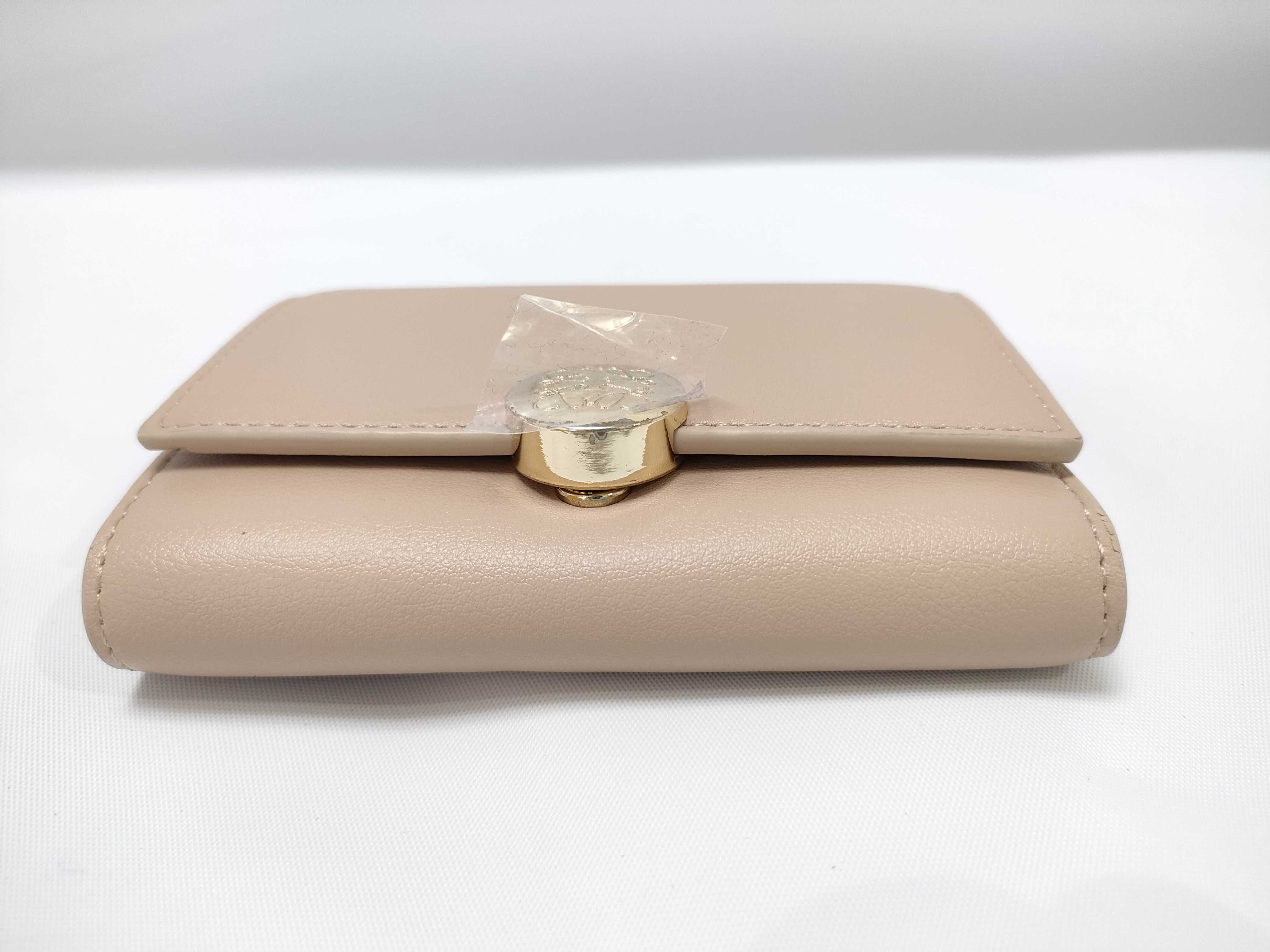 Tri-fold Wallet, Loewe Pebble Vertical Wallet, Small Wallet — view 3
