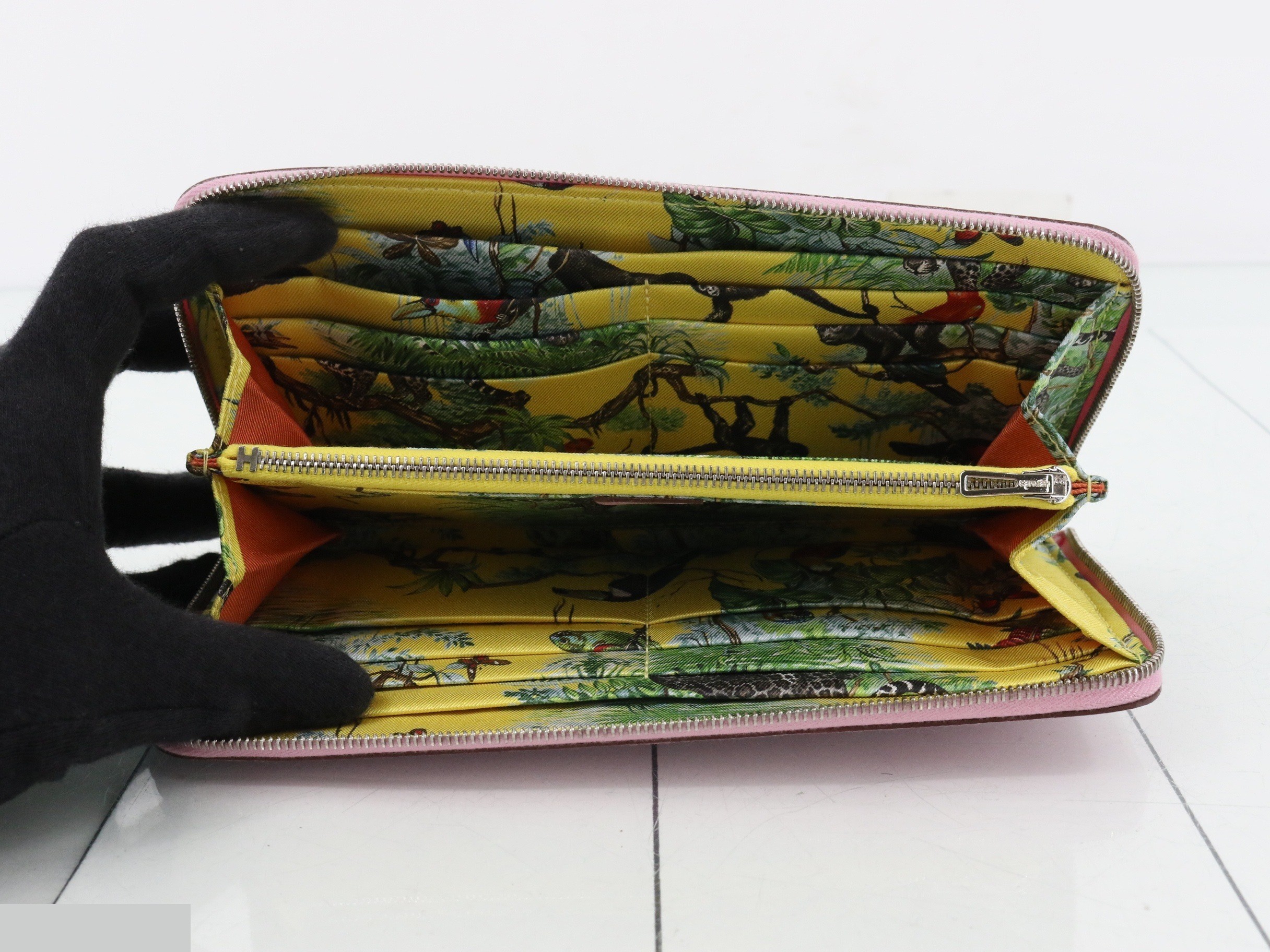 Azap Long Silk In Leather Round Zipper Long Wallet (D Stamp) — view 4