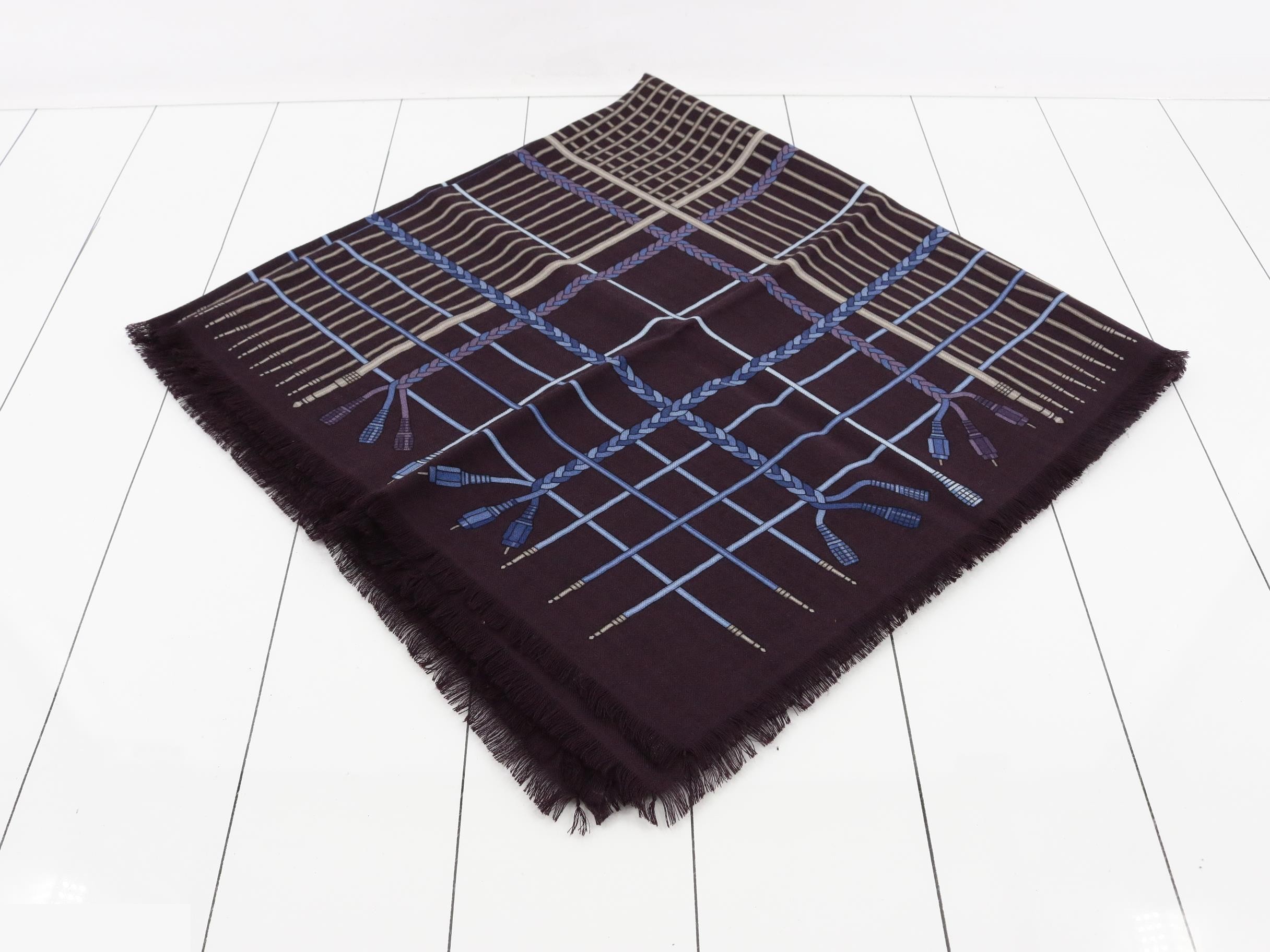 Shawl, Size 90, 65% Cashmere, 35% Silk, Item Number 282744T-02 — view 2
