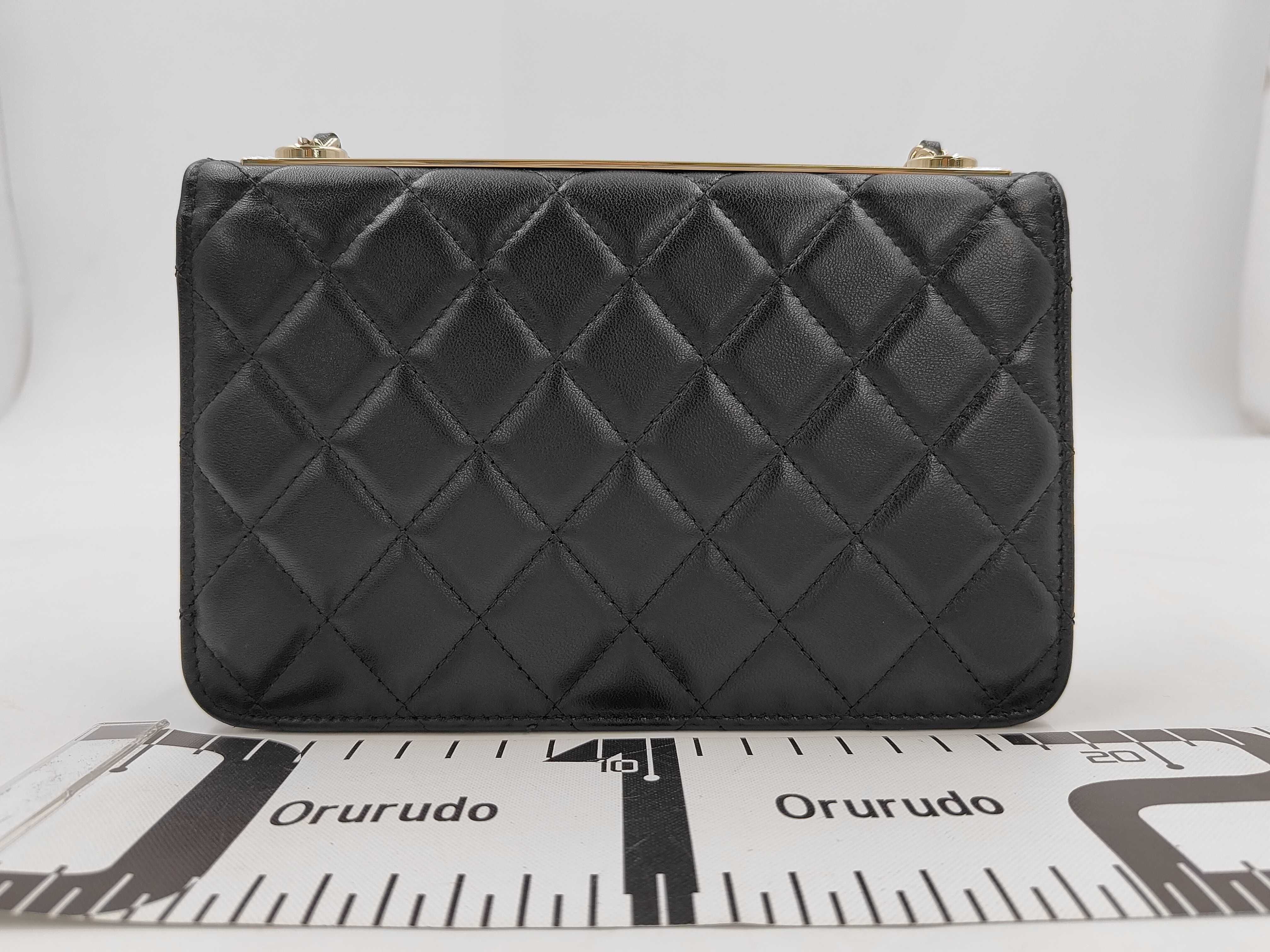 Trendy CC Chain Shoulder Bag — view 2