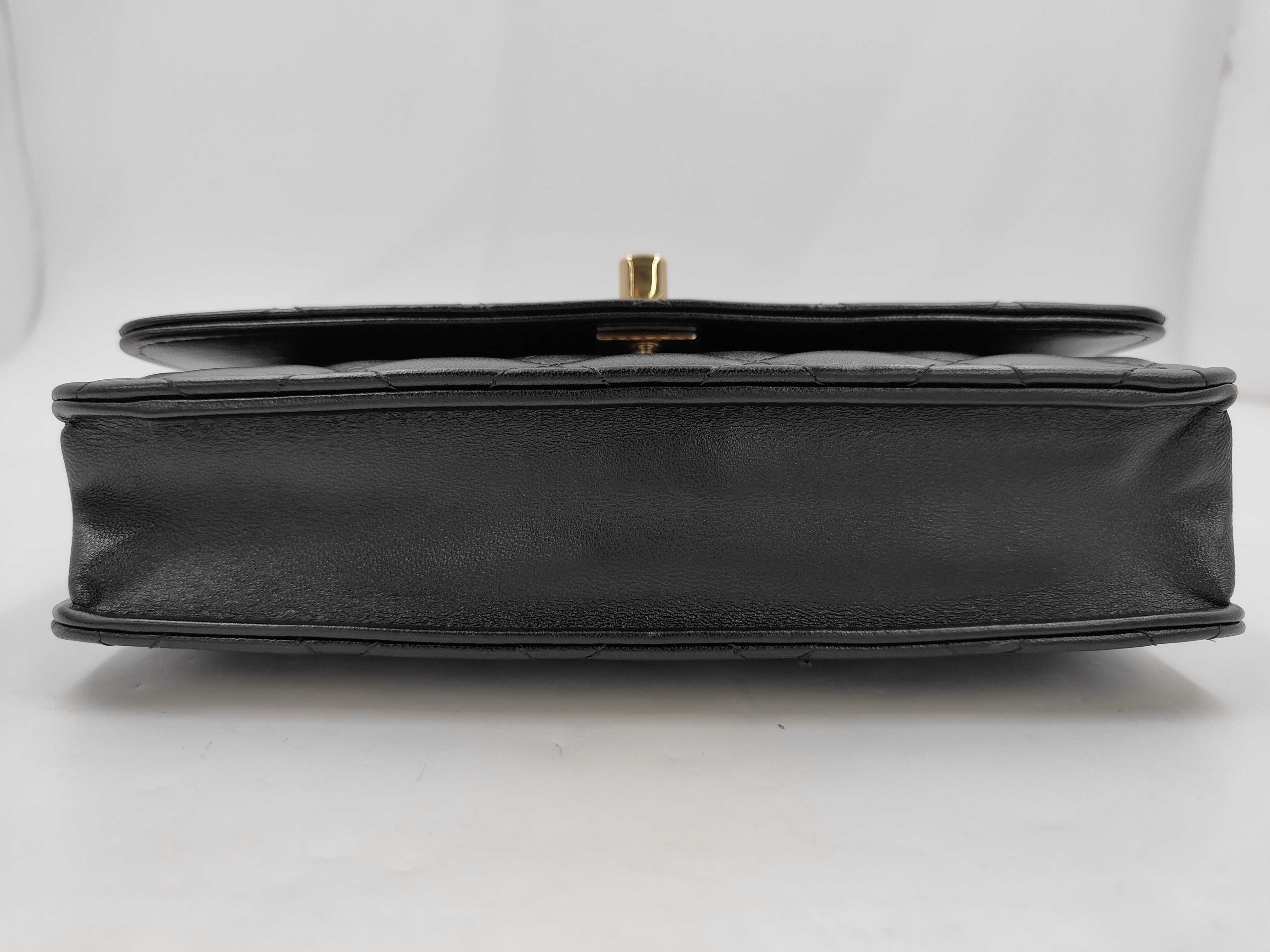 Trendy CC Chain Shoulder Bag — view 3