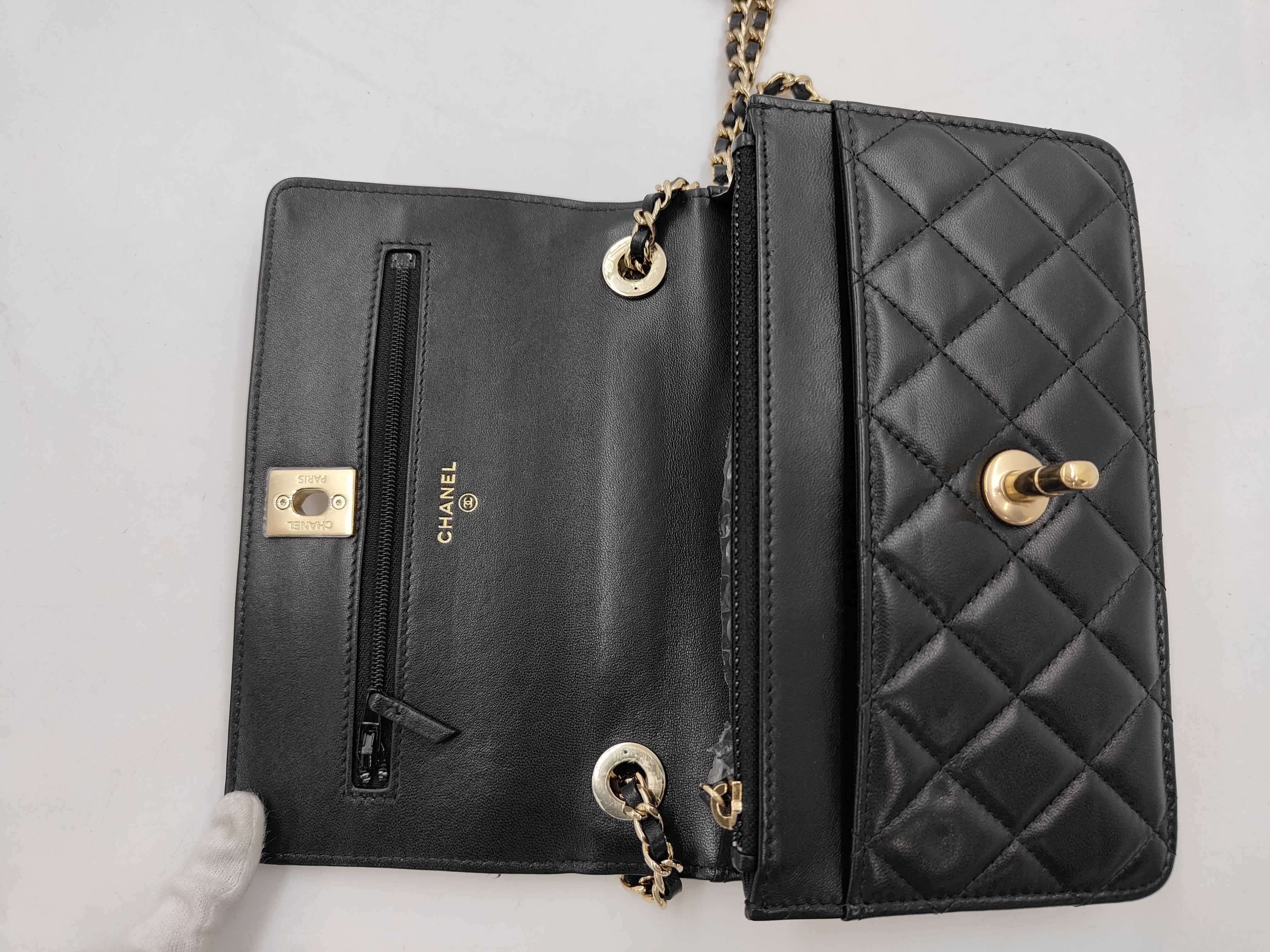 Trendy CC Chain Shoulder Bag — view 9