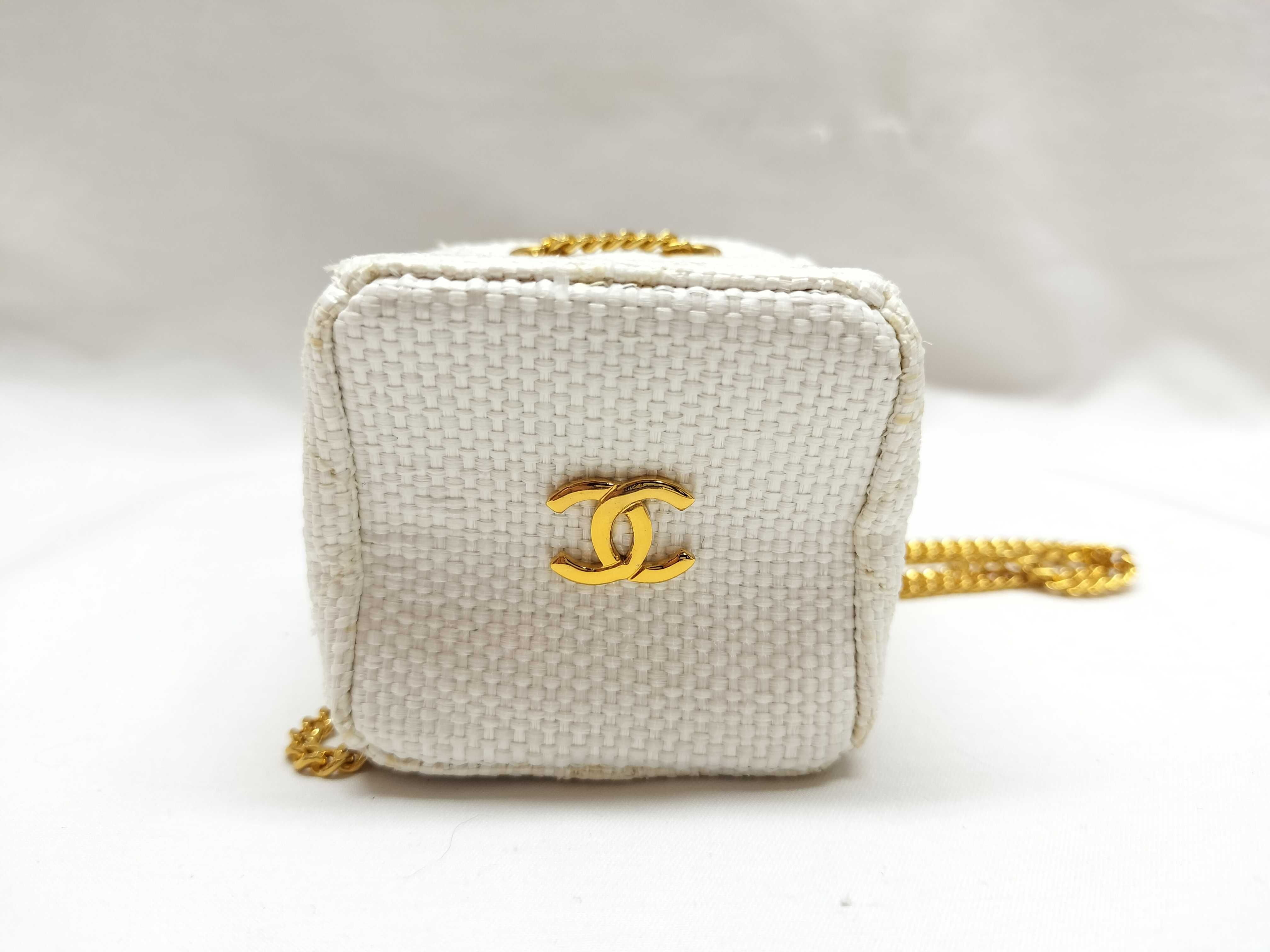 Coco Raffia Micro 1990s Vintage White Pouch — view 7