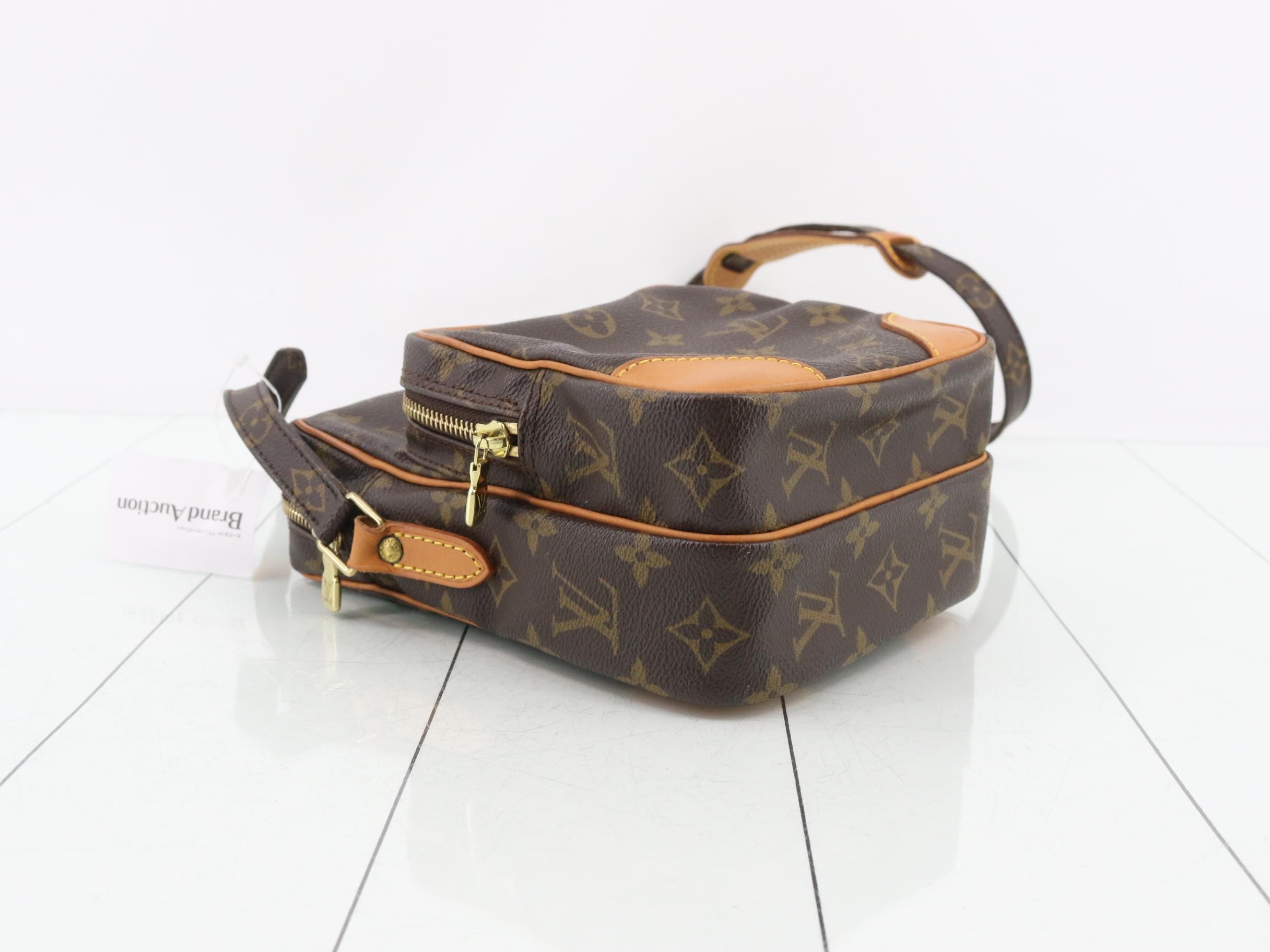 M45236 Amazon Shoulder Bag — view 5