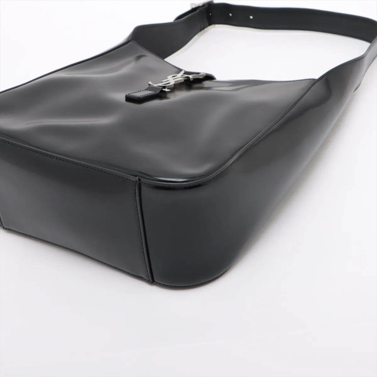 LE 5 A 7 Small Patent Leather Shoulder Bag Black 727709 — view 3