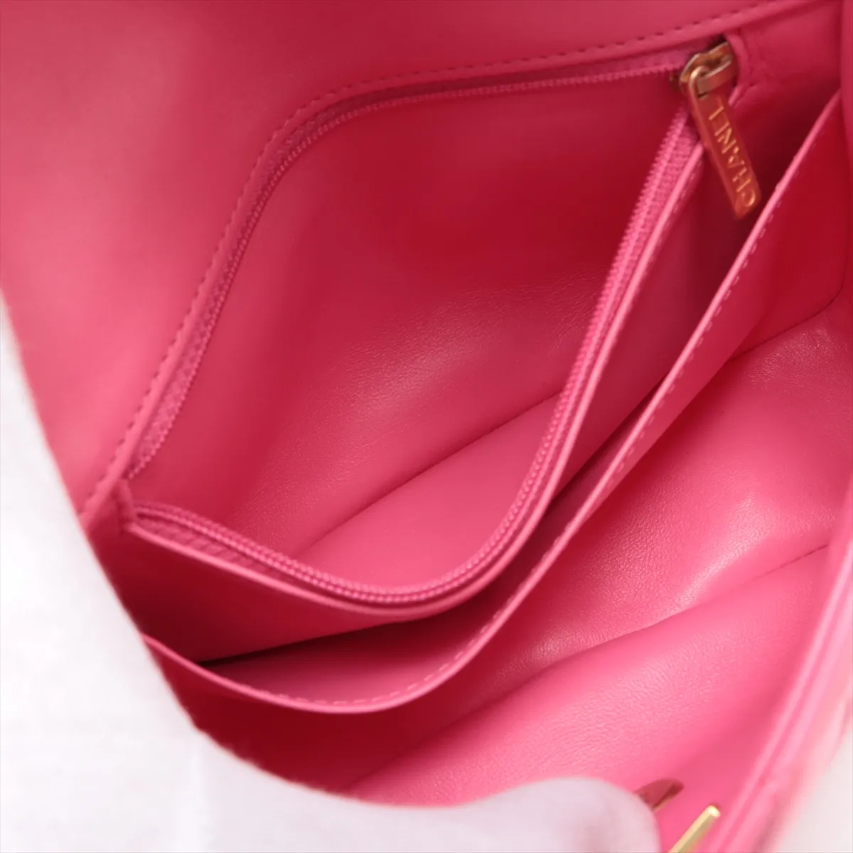 Matelasse Lambskin Single Flap Single Chain Bag Pink Gold Hardware U291U7A0 Random Plate — view 7