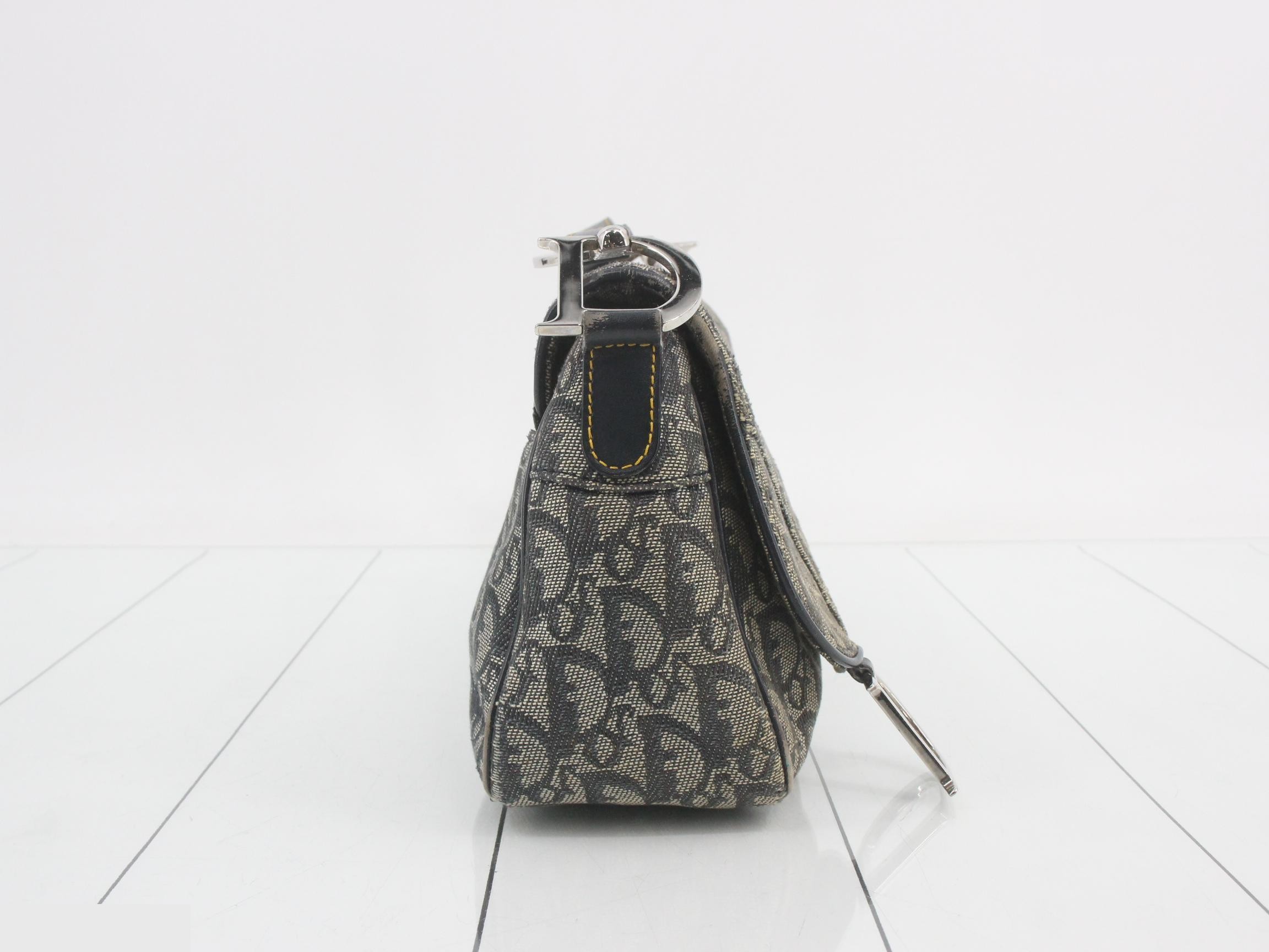 Trotter One-Shoulder Bag — view 4