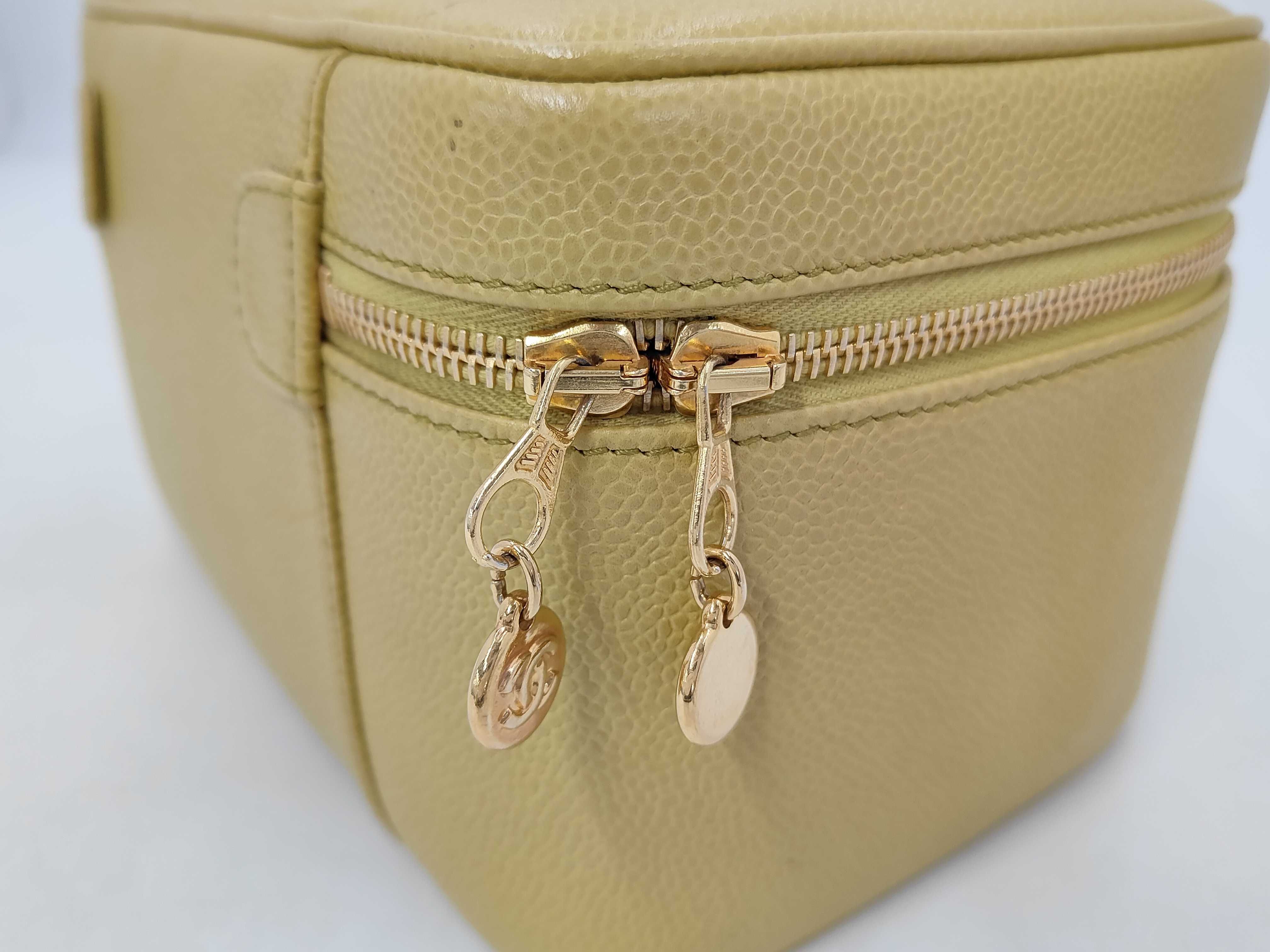 Caviar Skin Vanity Bag with Mirror (Handbag) — view 6