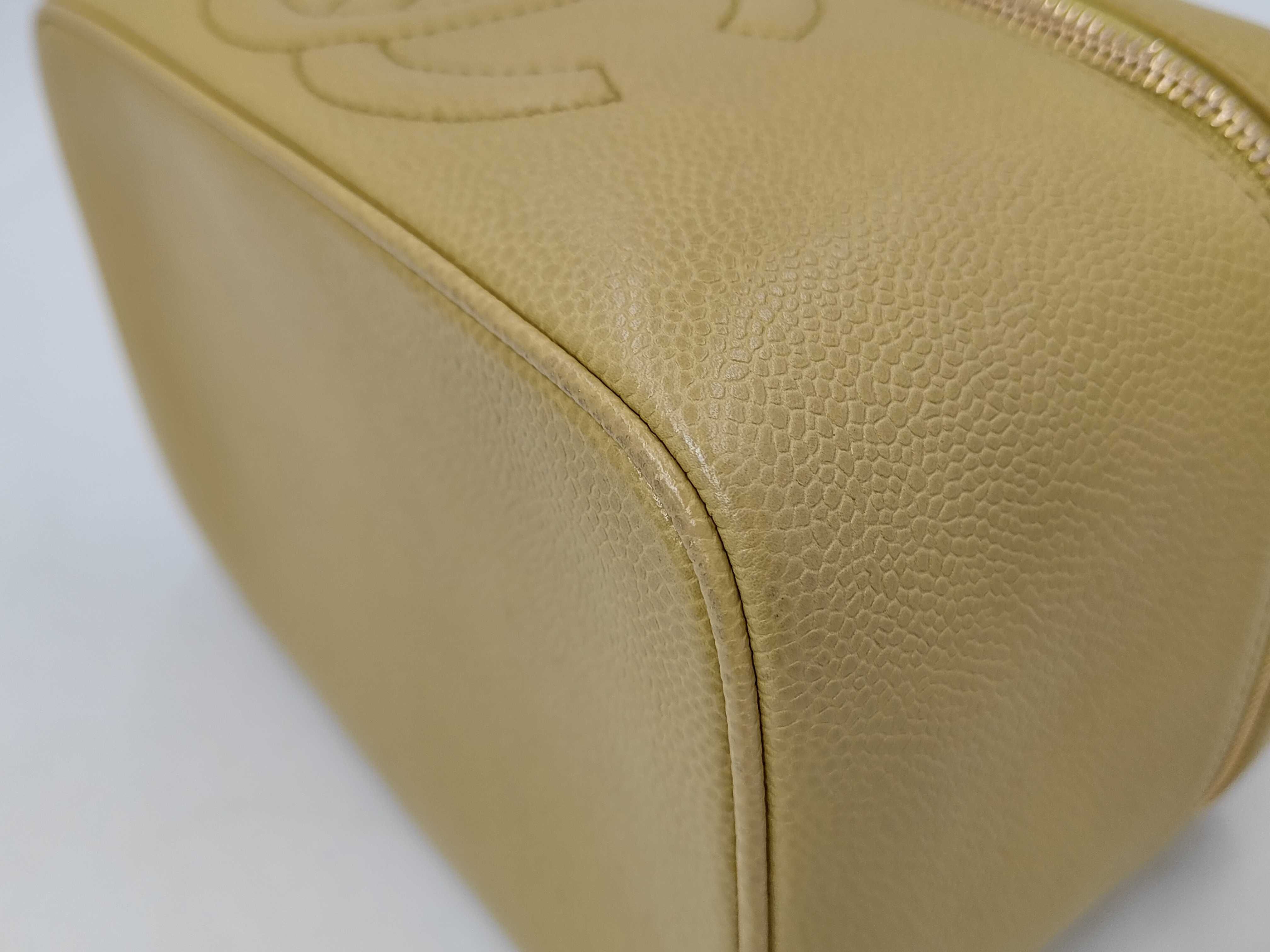 Caviar Skin Vanity Bag with Mirror (Handbag) — view 8