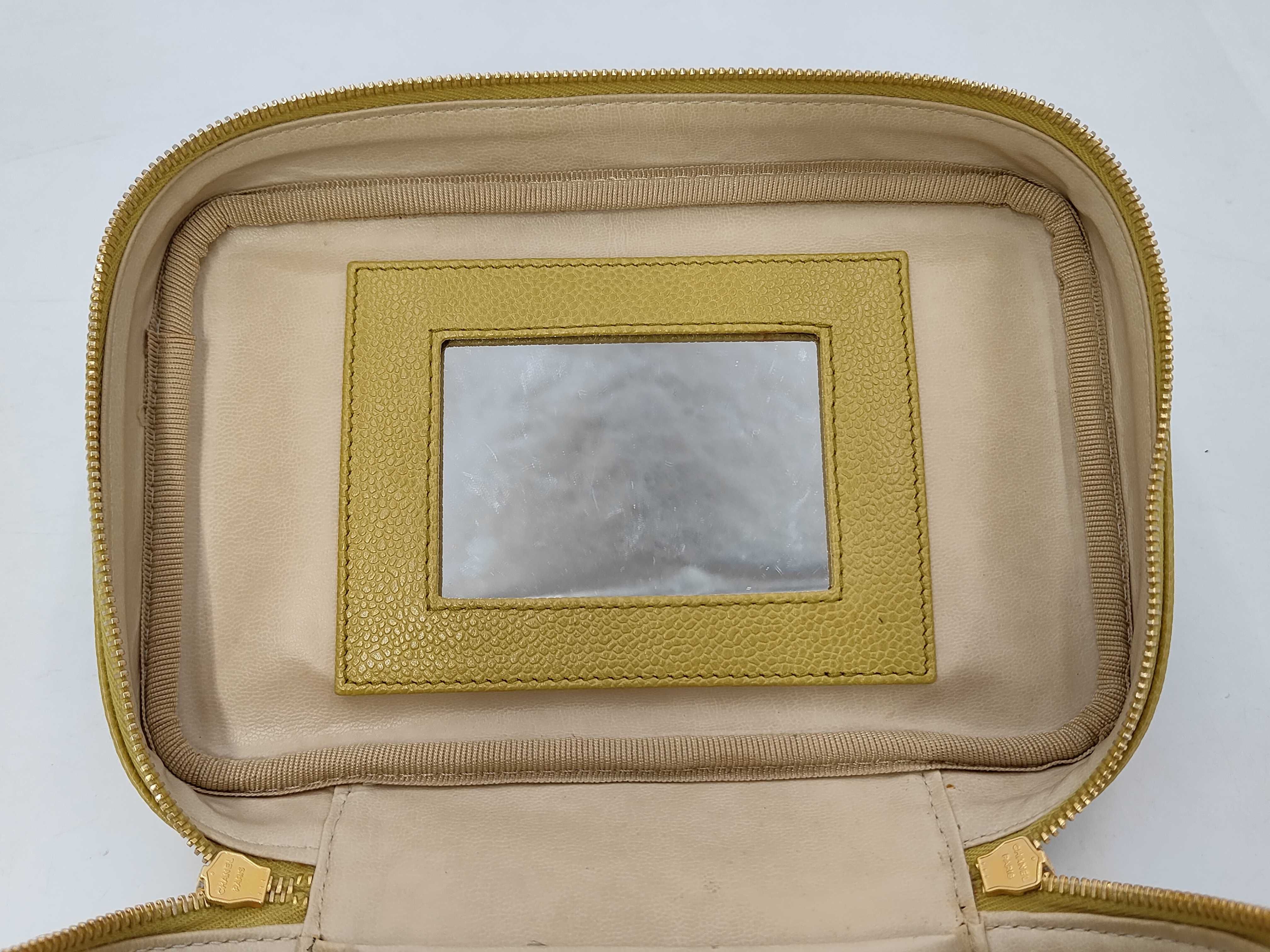 Caviar Skin Vanity Bag with Mirror (Handbag) — view 9