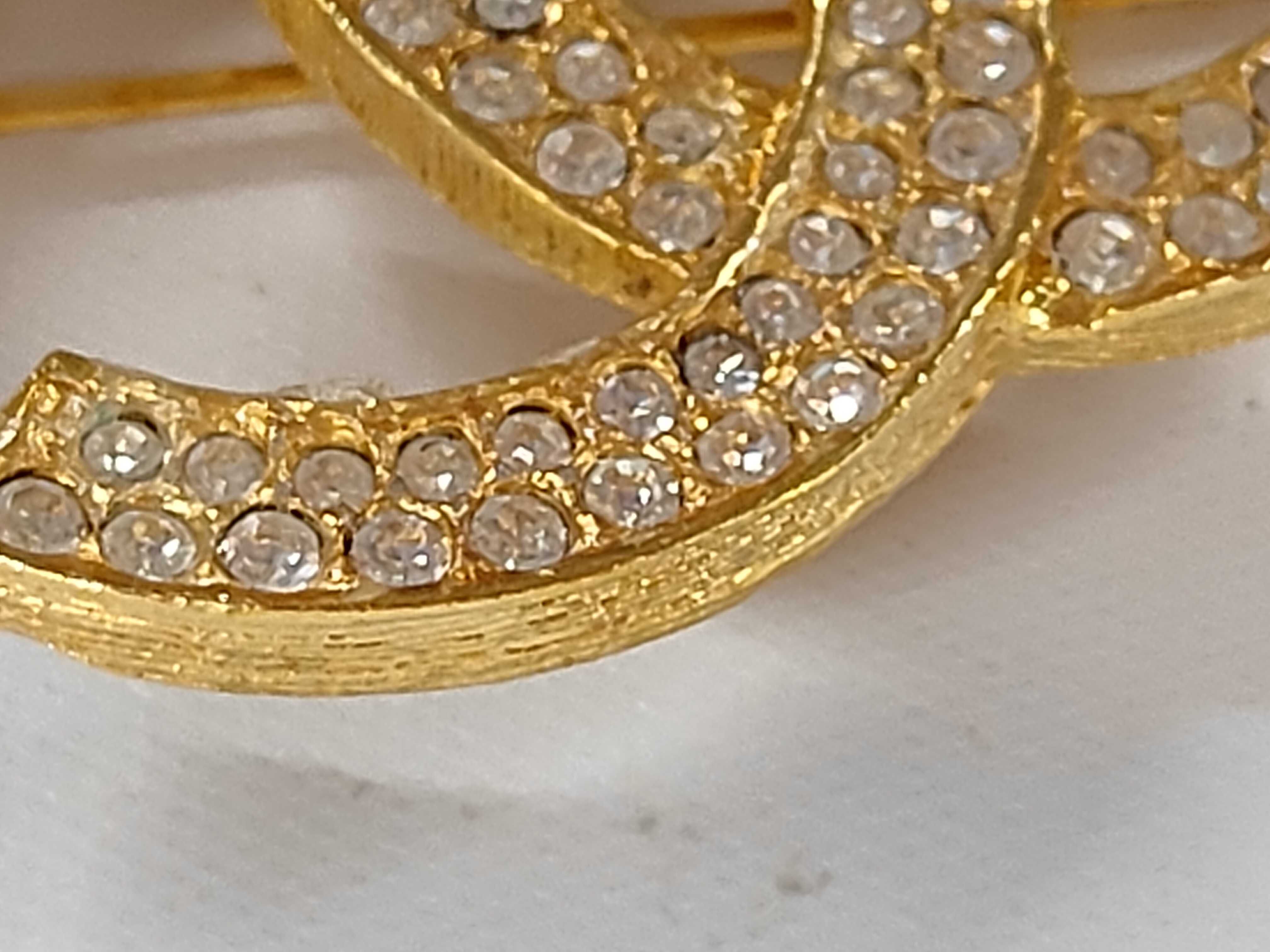 Brooch with Box, Rhinestone and Gold — view 8