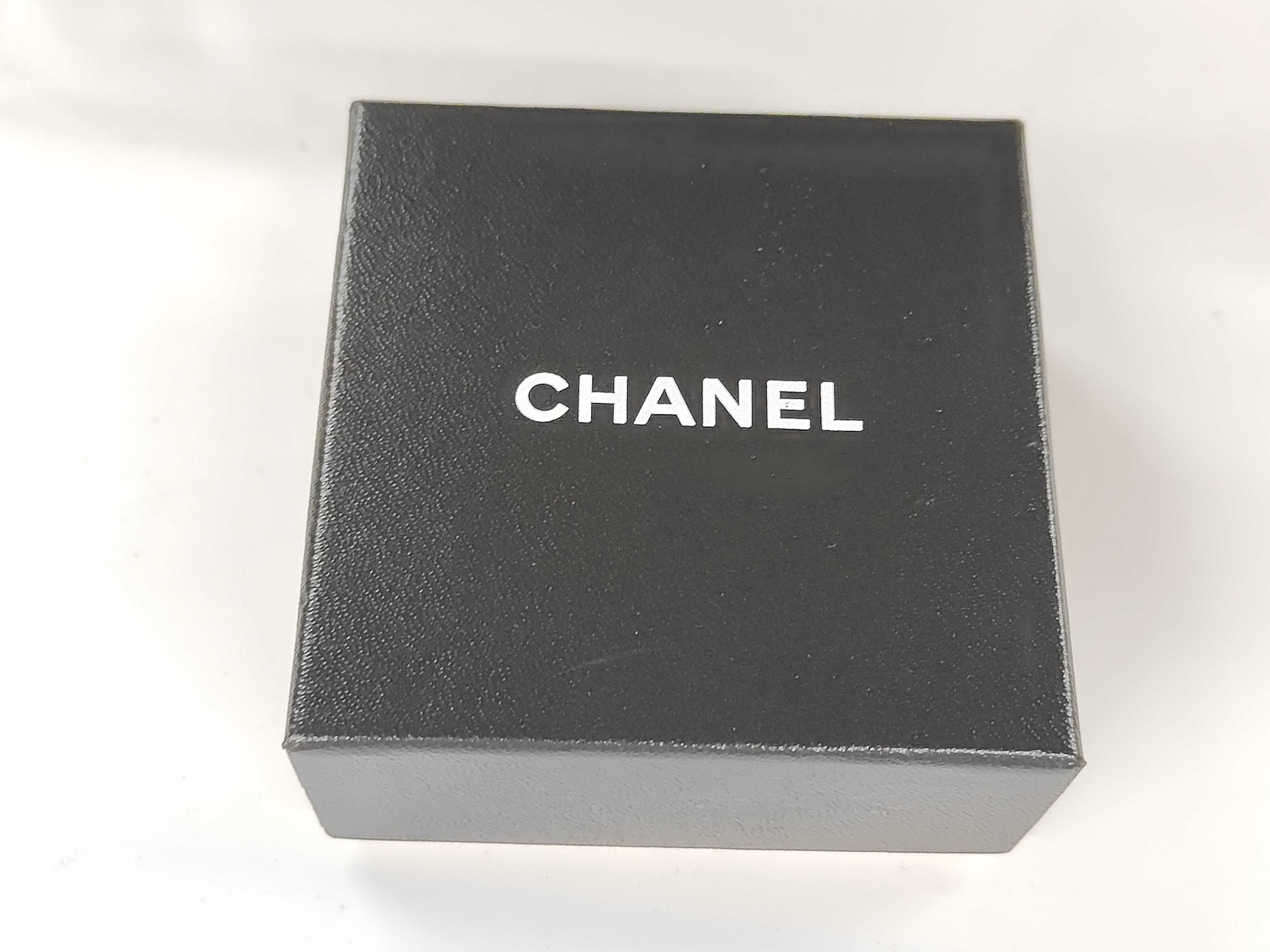 Brooch with Box, Rhinestone and Gold — view 9