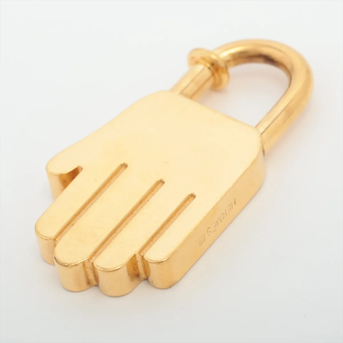 Cadena Hand Charm 2002 GP Gold - — view 2