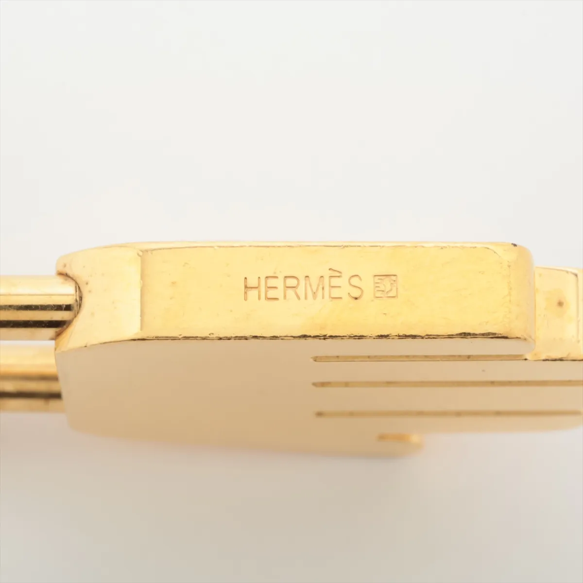 Cadena Hand Charm 2002 GP Gold - — view 3