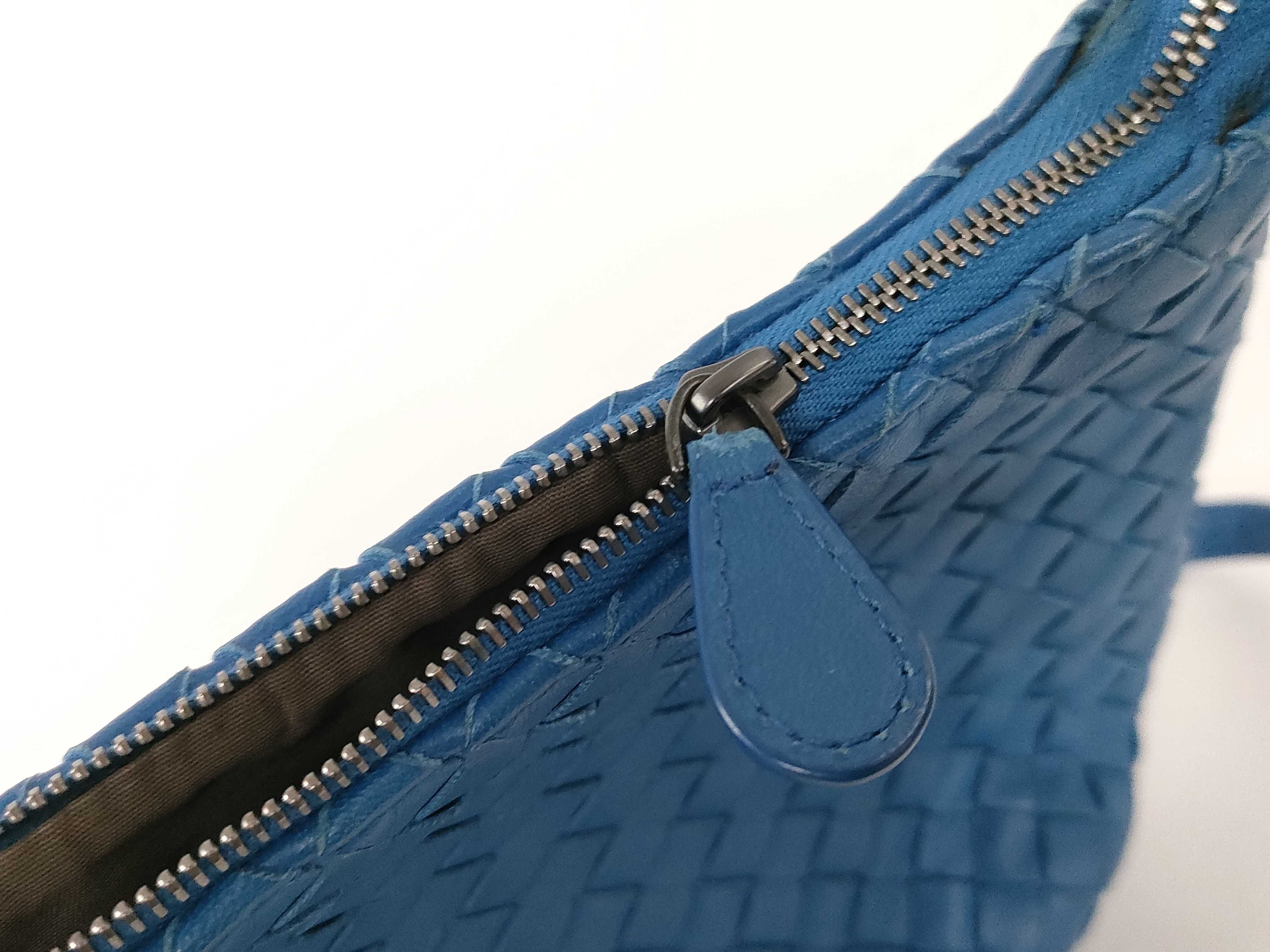Intrecciato Bottega Shoulder Bag — view 12