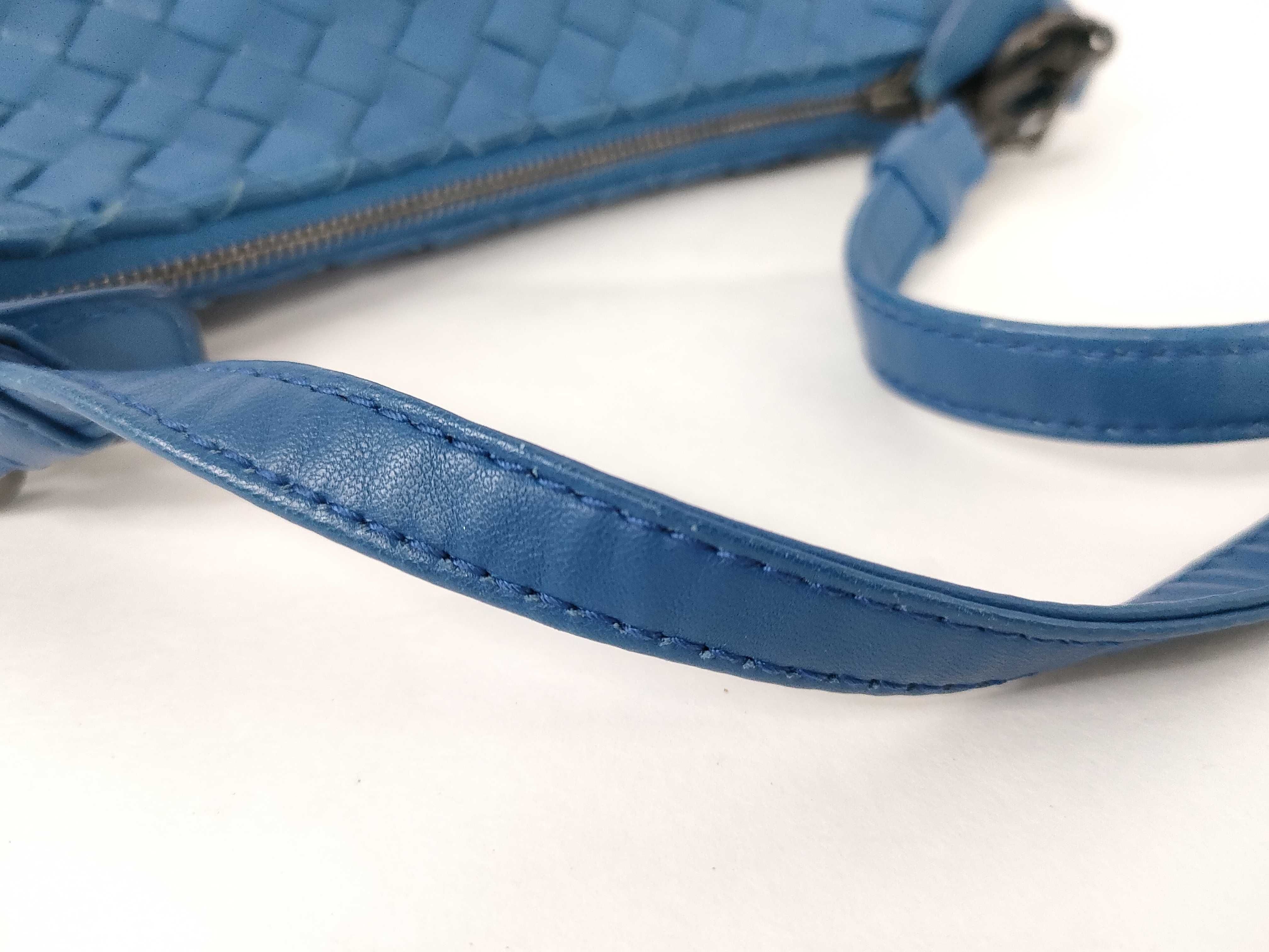 Intrecciato Bottega Shoulder Bag — view 4