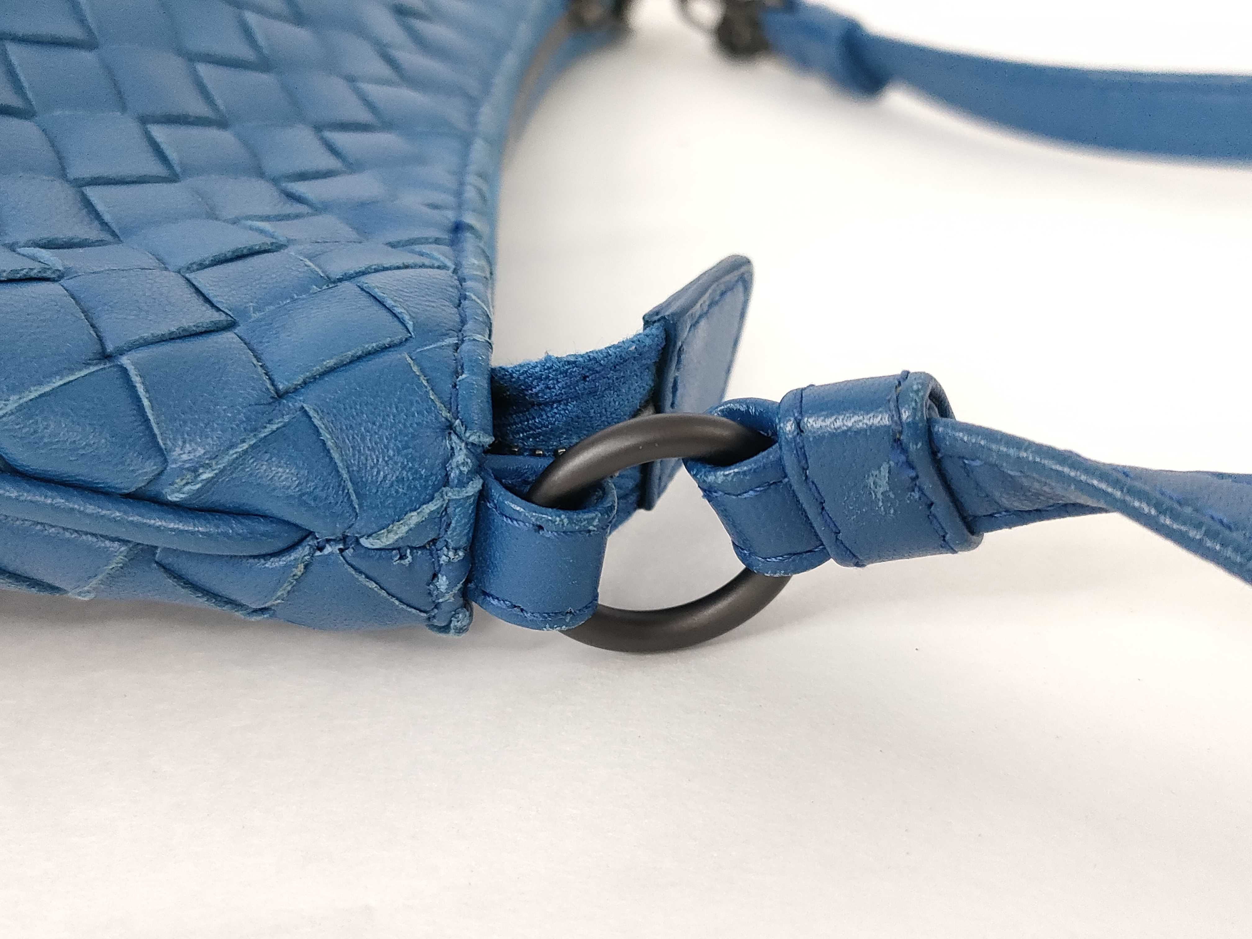 Intrecciato Bottega Shoulder Bag — view 5