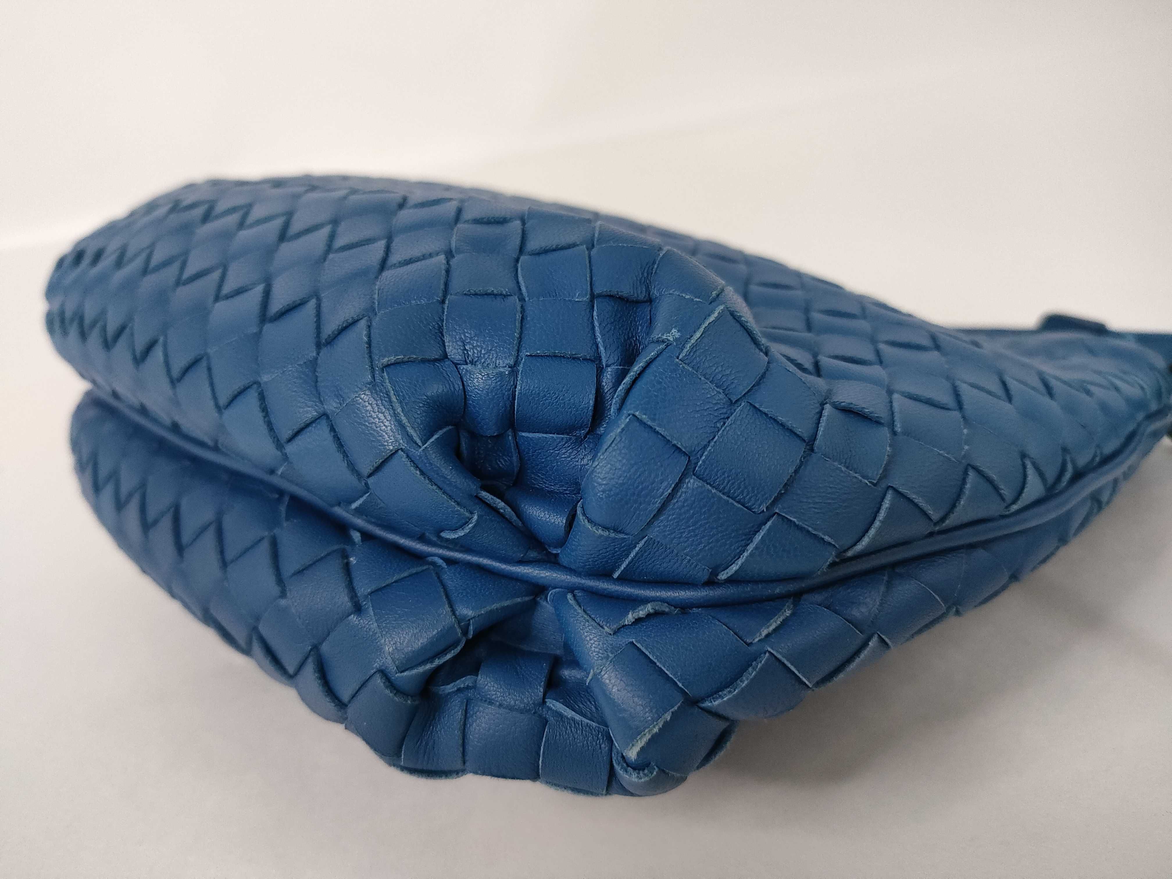 Intrecciato Bottega Shoulder Bag — view 6