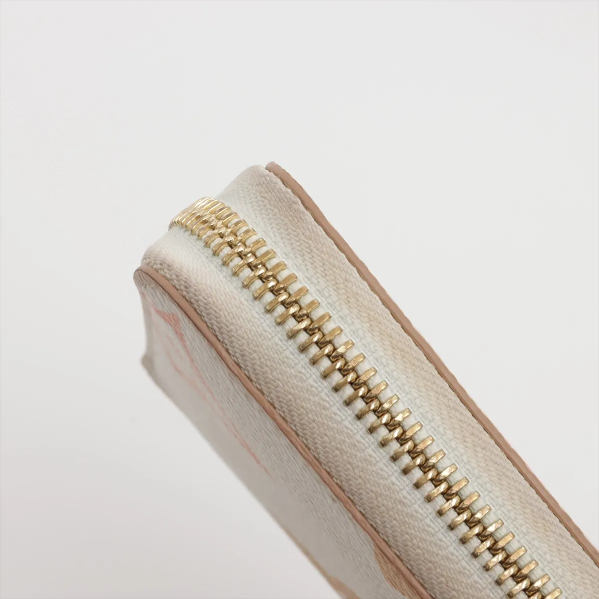 Visor Pool Monogram Giant Zippy Wallet M82385 Beige Round Zip Wallet RFID Reactive — view 12
