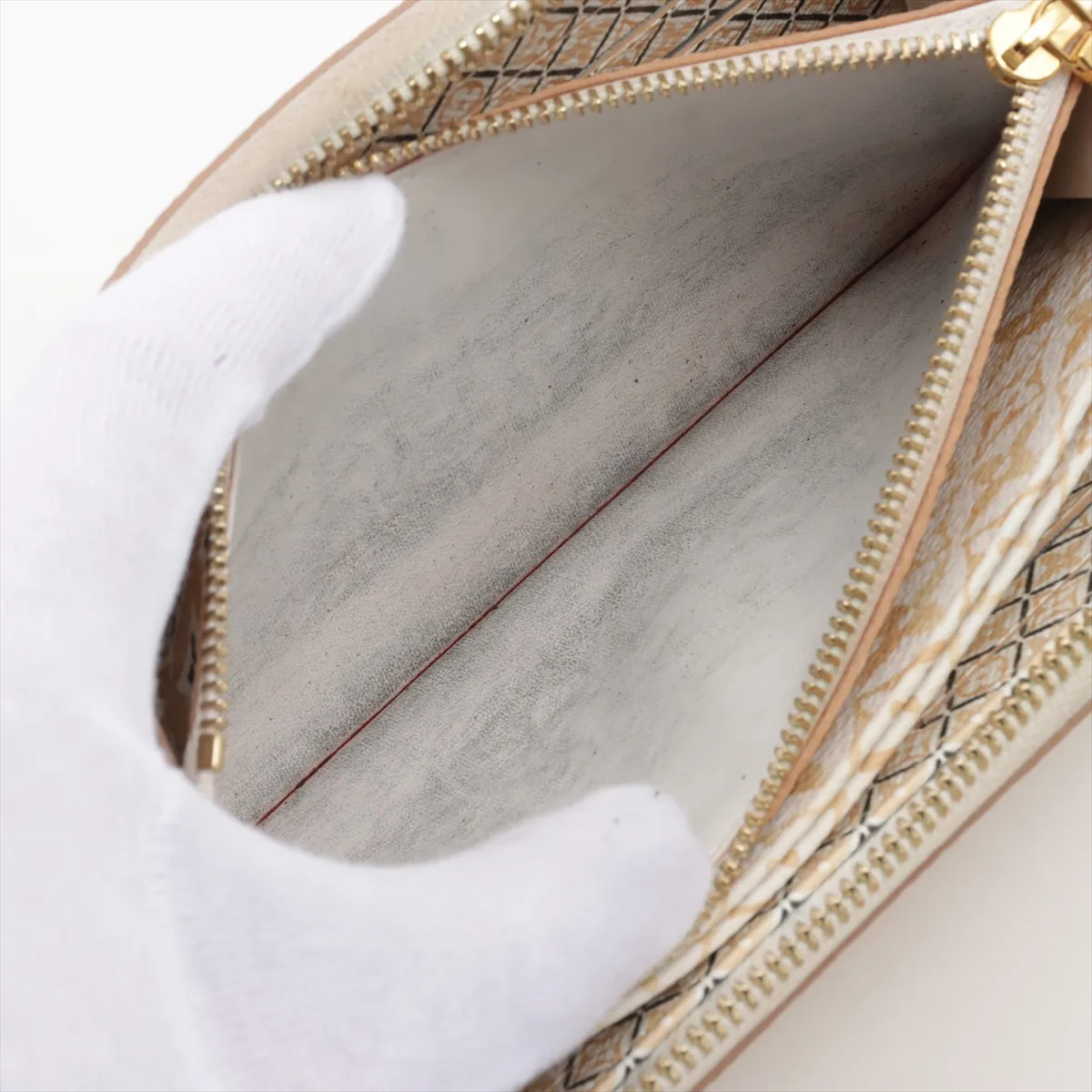 Visor Pool Monogram Giant Zippy Wallet M82385 Beige Round Zip Wallet RFID Reactive — view 7