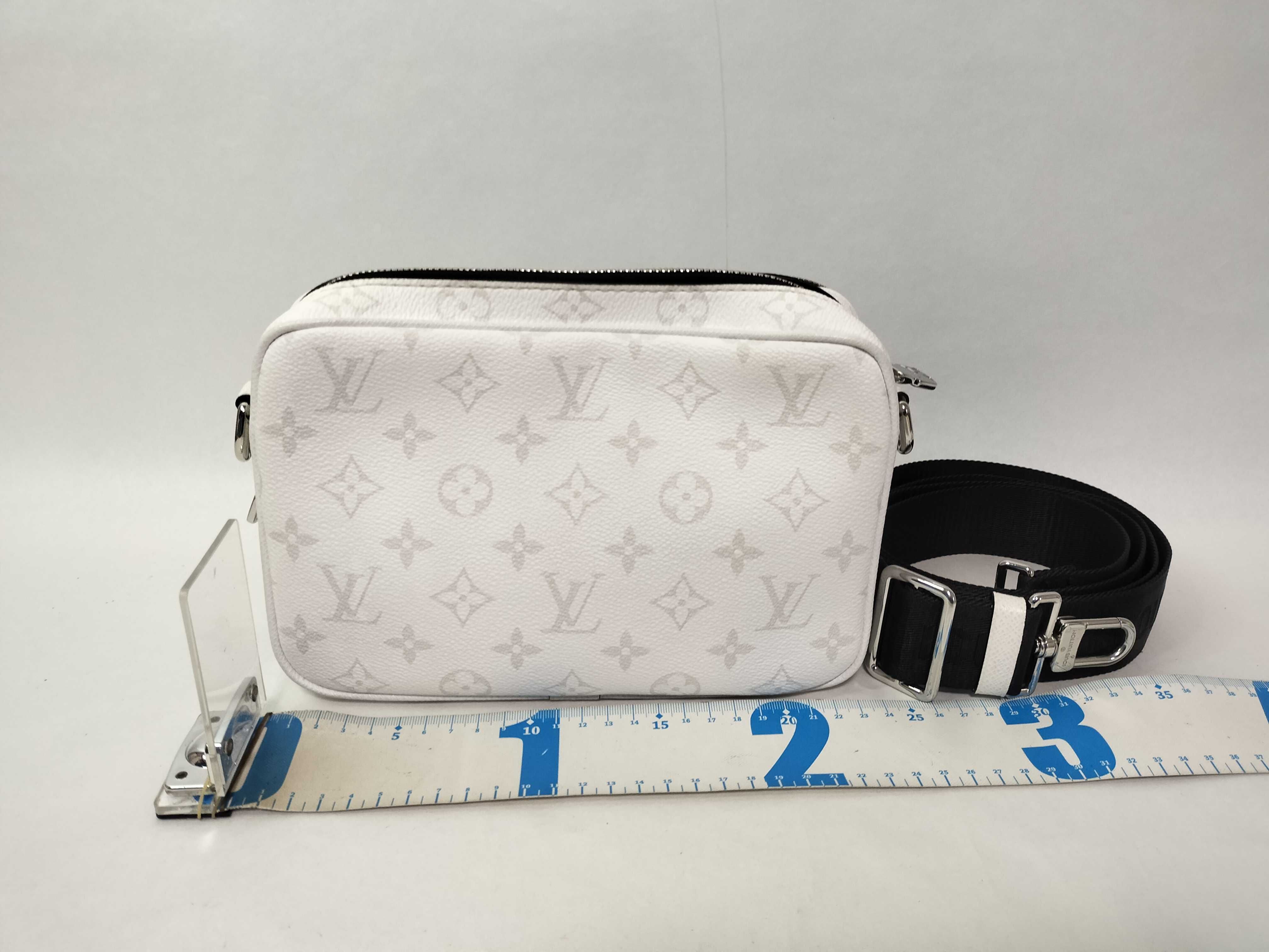 Alpha Messenger Taigarama White M31069 RFID Shoulder Bag — view 2