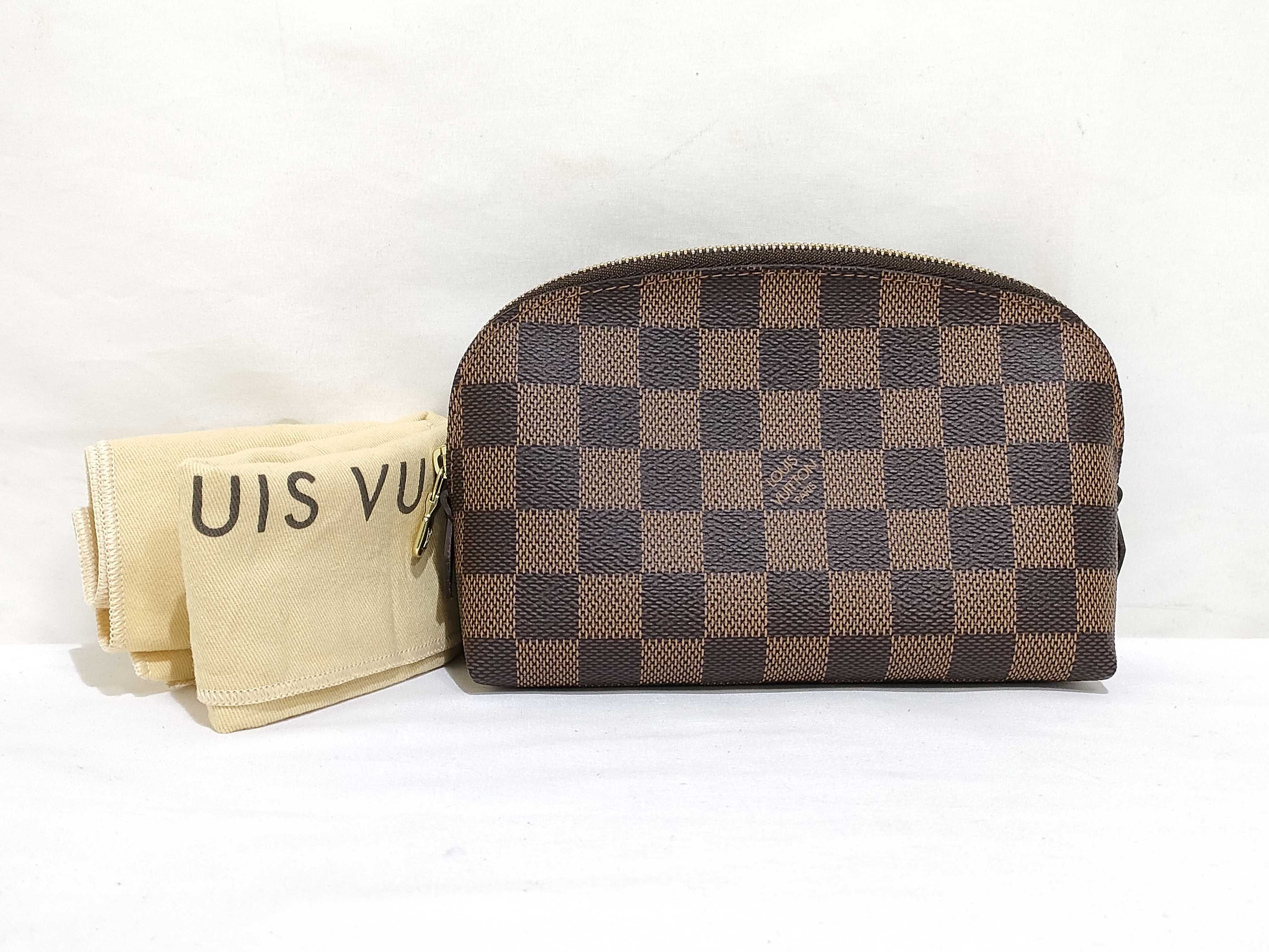 Damier Cosmetic Pouch CA0052