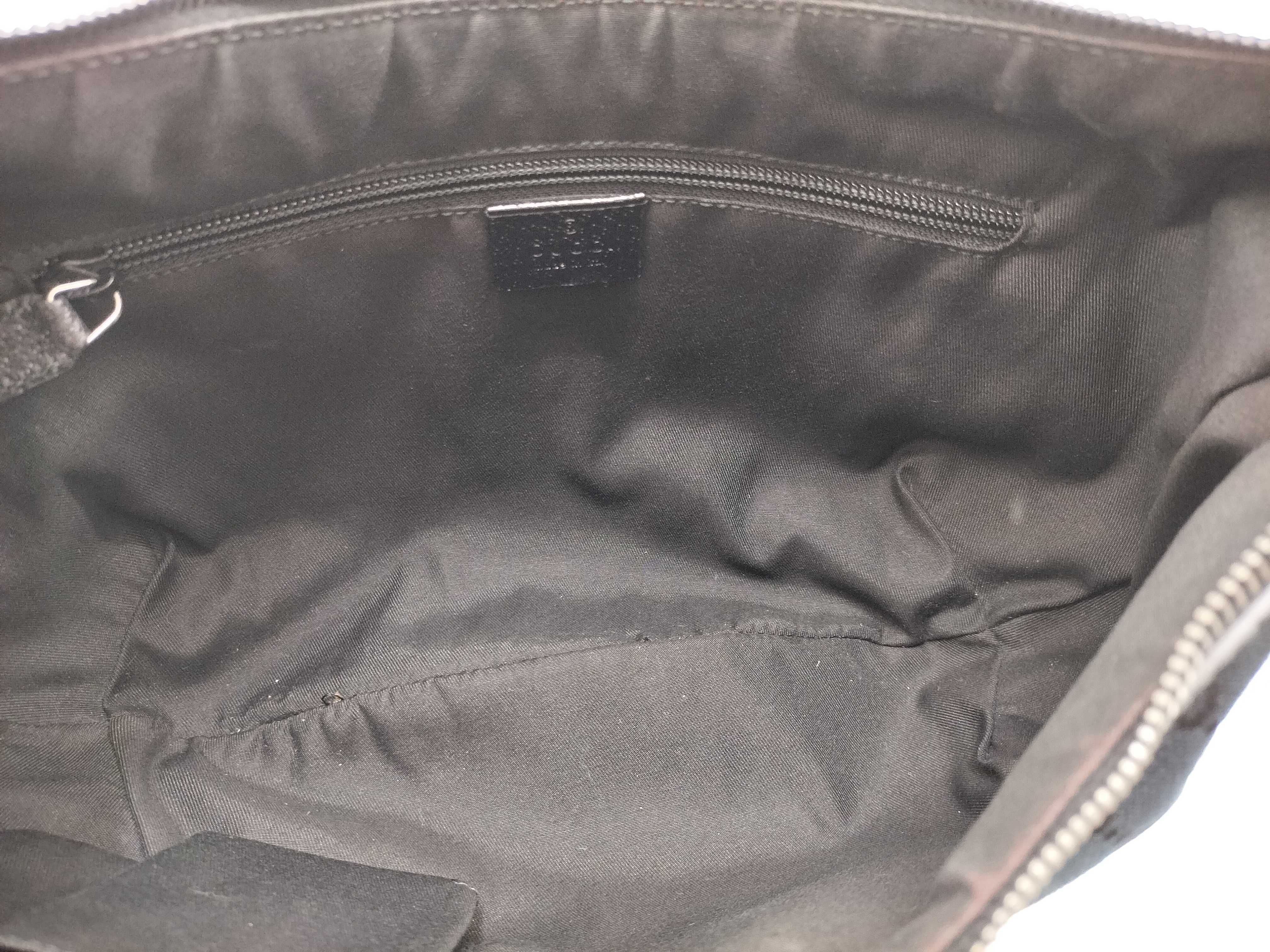 GG Canvas Shoulder Bag 181092 — view 11
