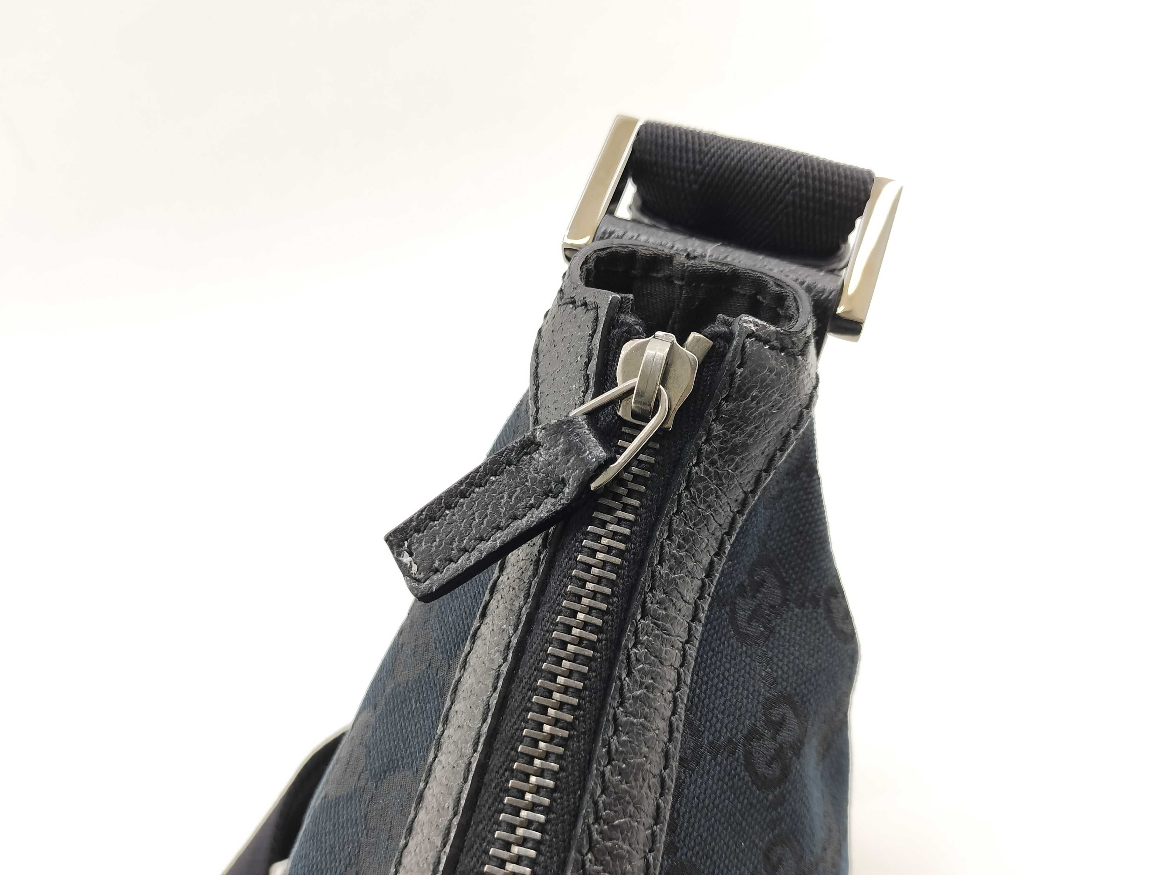 GG Canvas Shoulder Bag 181092 — view 9