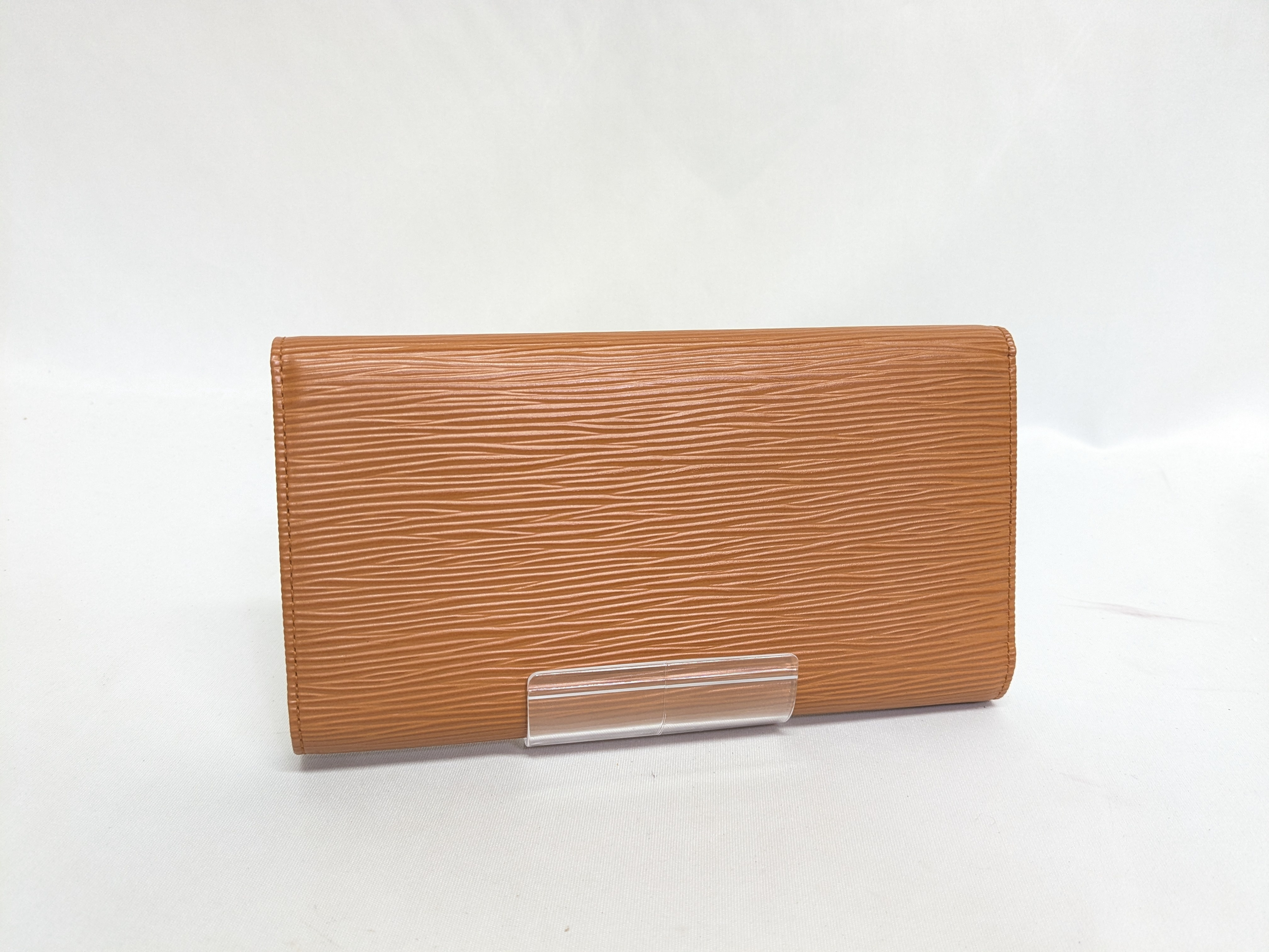 LV Epi International Wallet — view 2