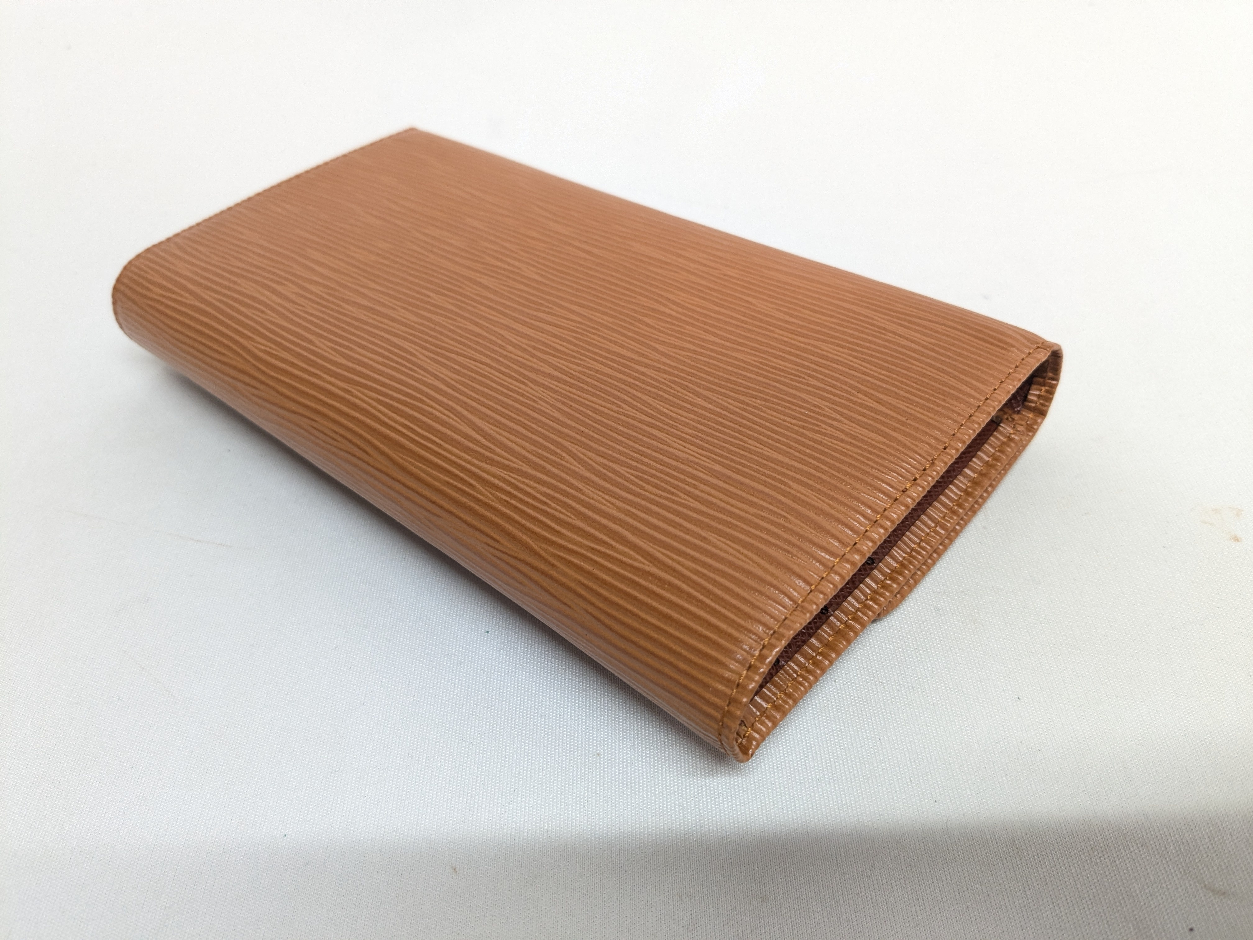 LV Epi International Wallet — view 4