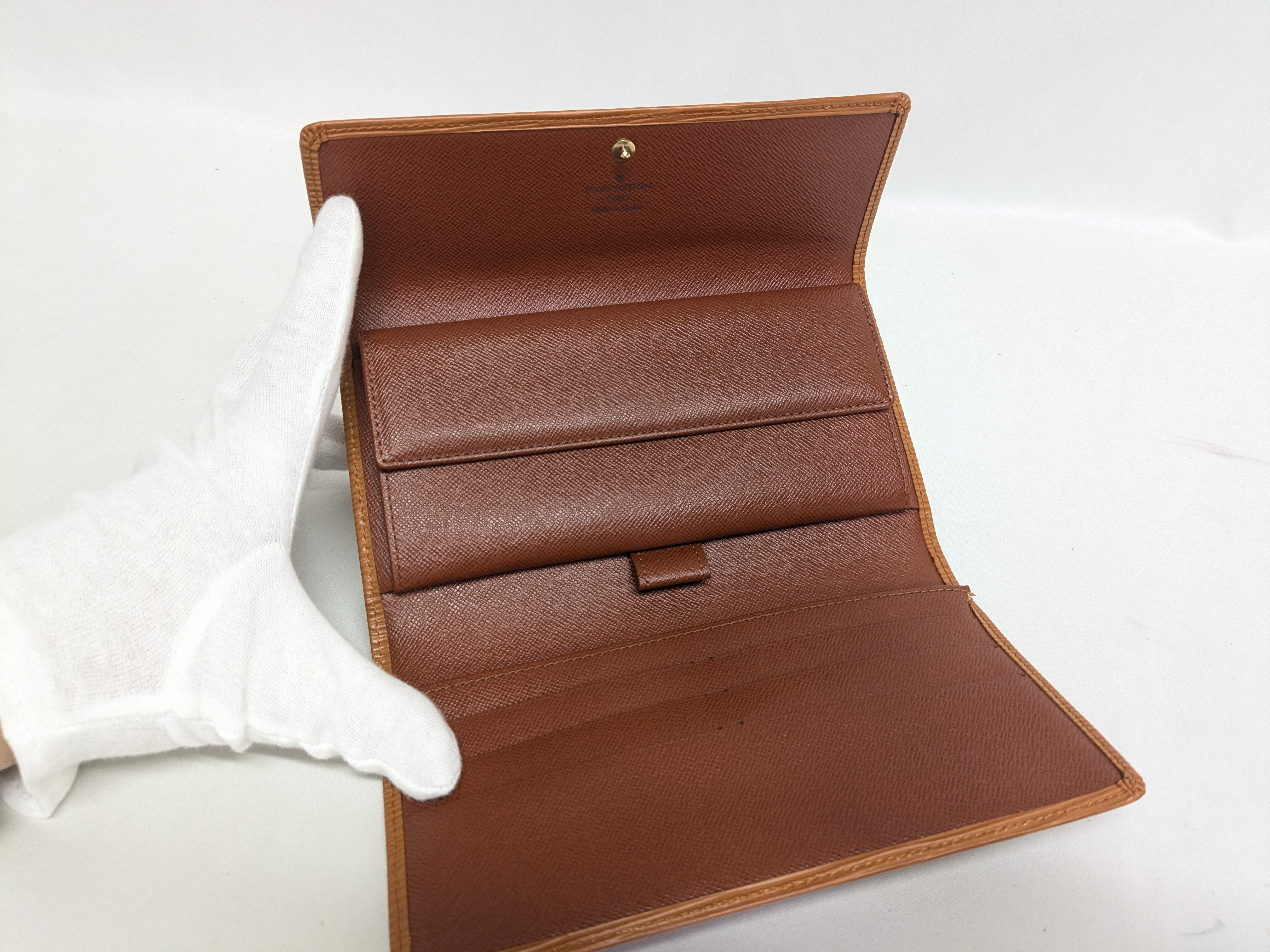 LV Epi International Wallet — view 5