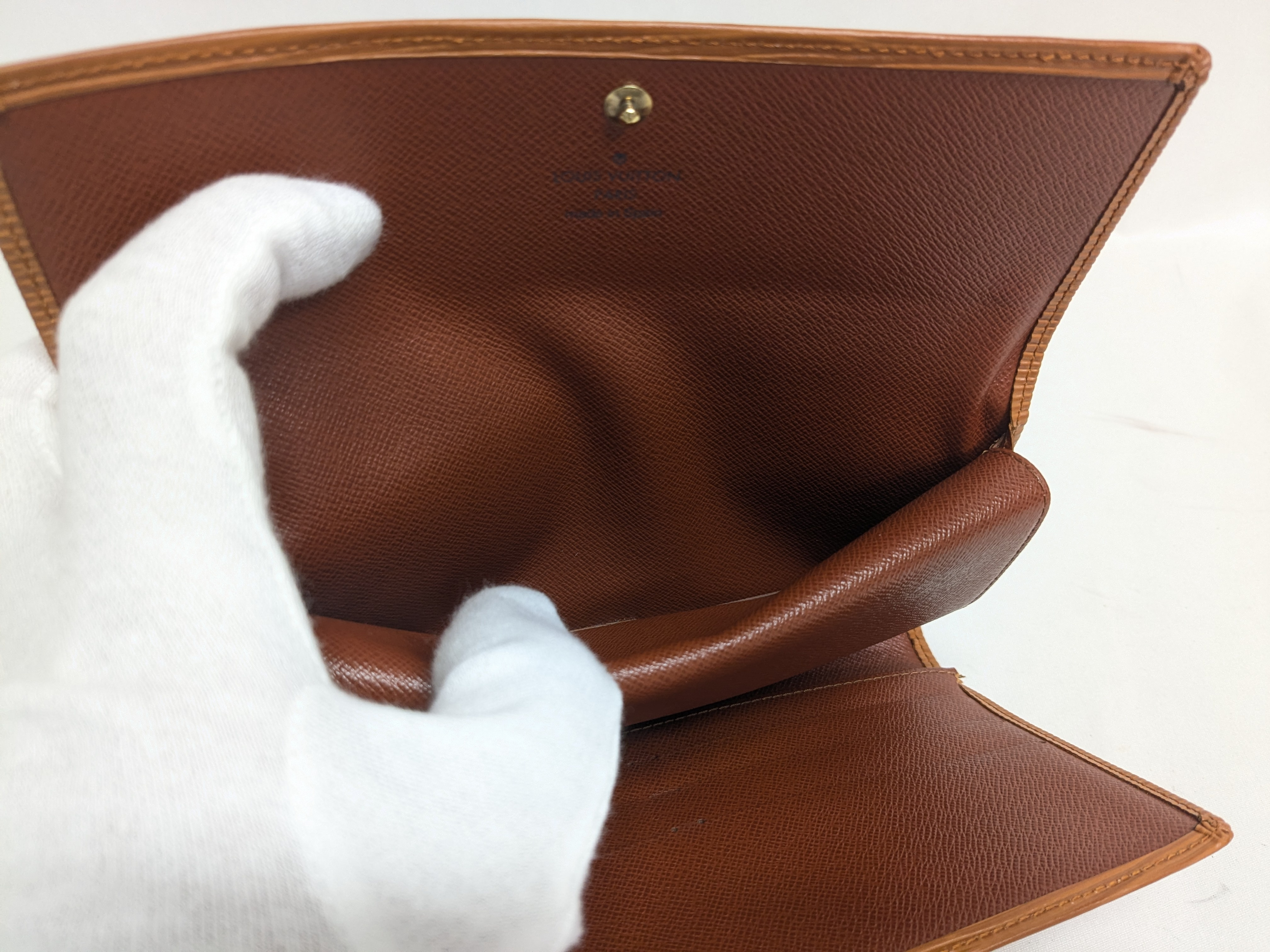 LV Epi International Wallet — view 6