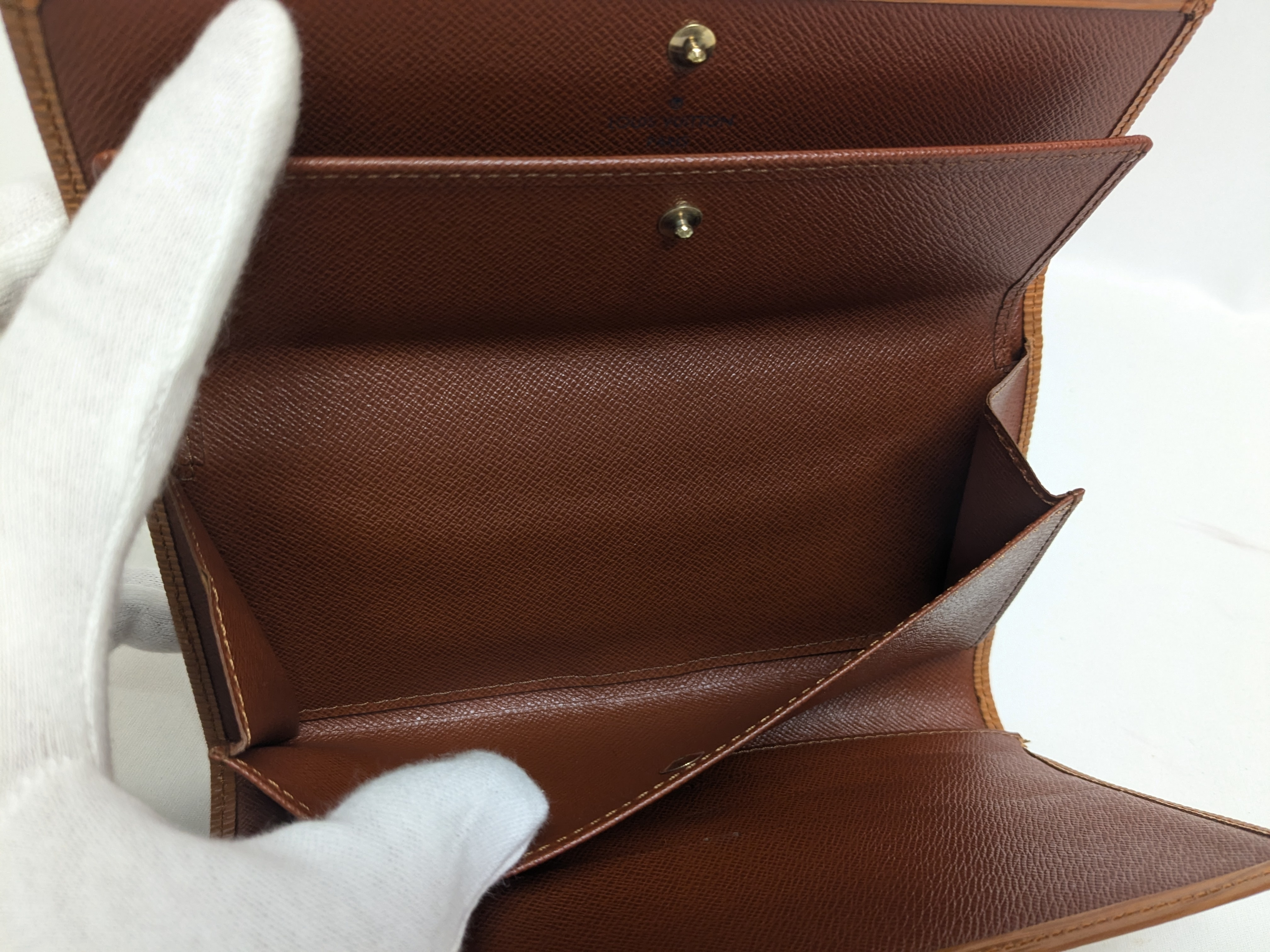 LV Epi International Wallet — view 7