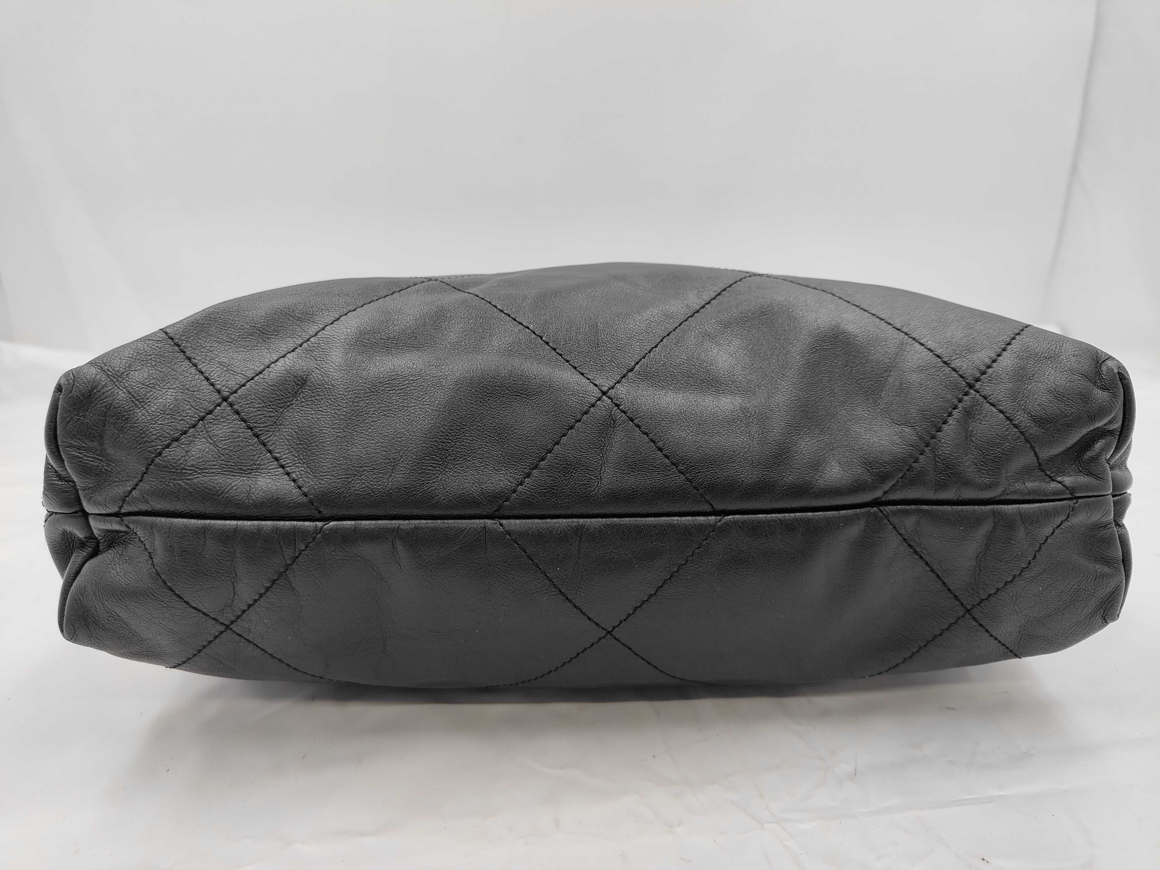 22 Small Random Serial Number Calfskin Black SV Shoulder Bag — view 6