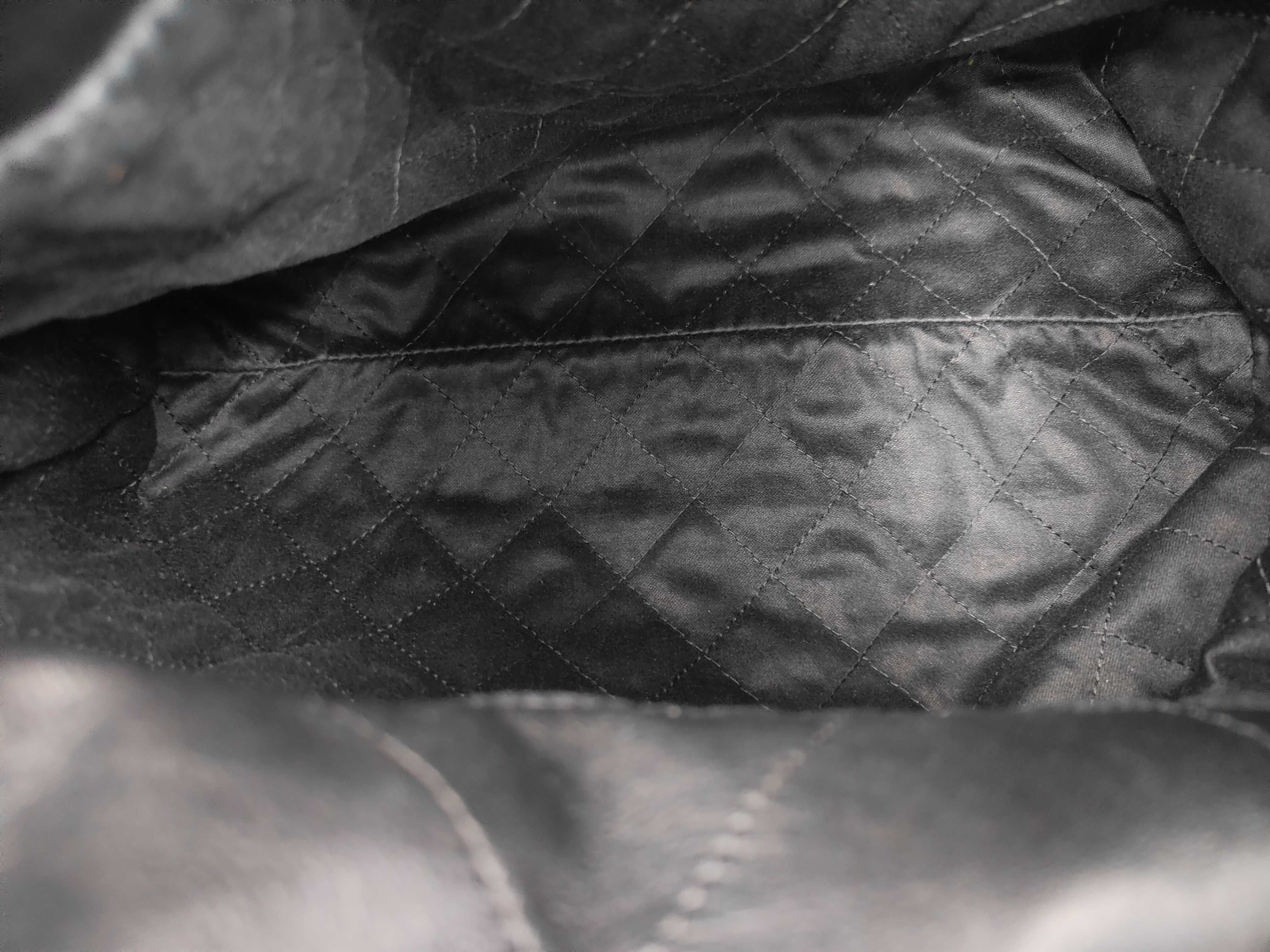 22 Small Random Serial Number Calfskin Black SV Shoulder Bag — view 8