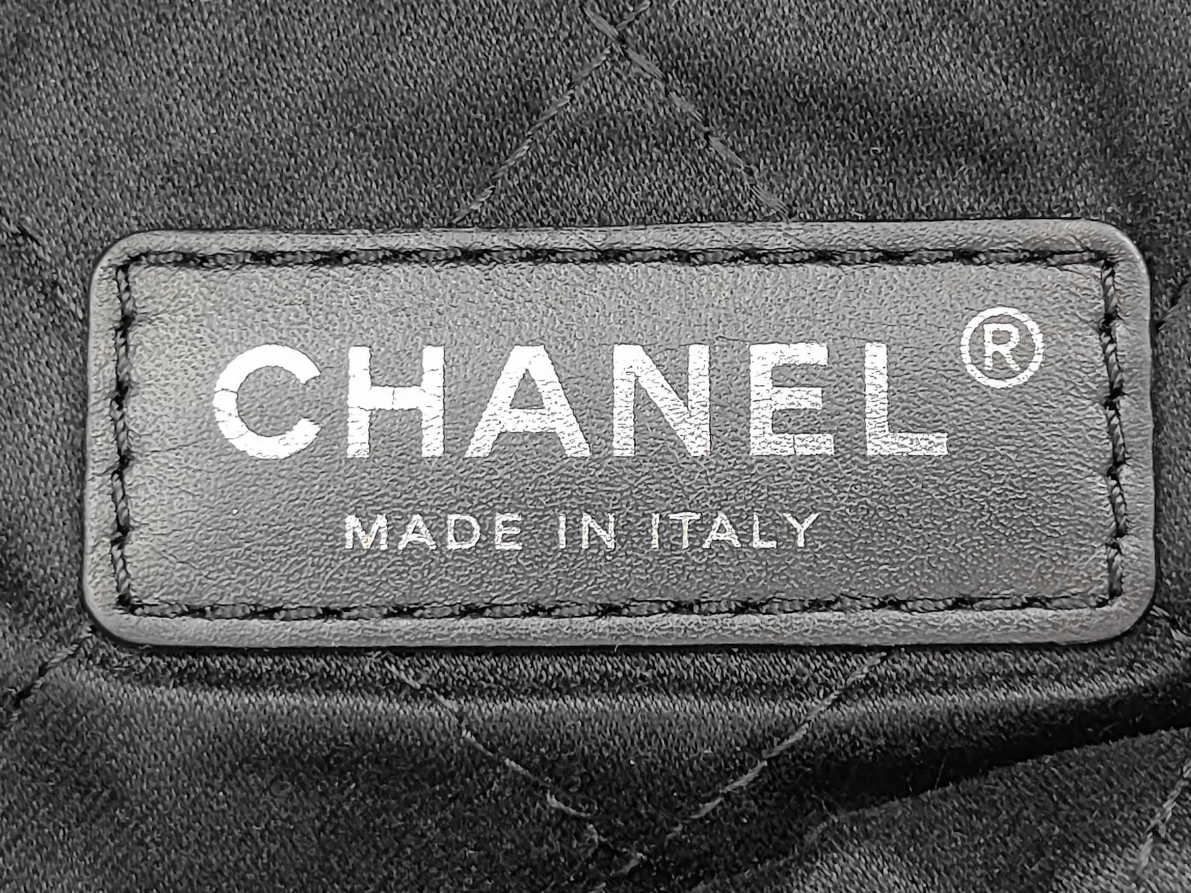 22 Small Random Serial Number Calfskin Black SV Shoulder Bag — view 9