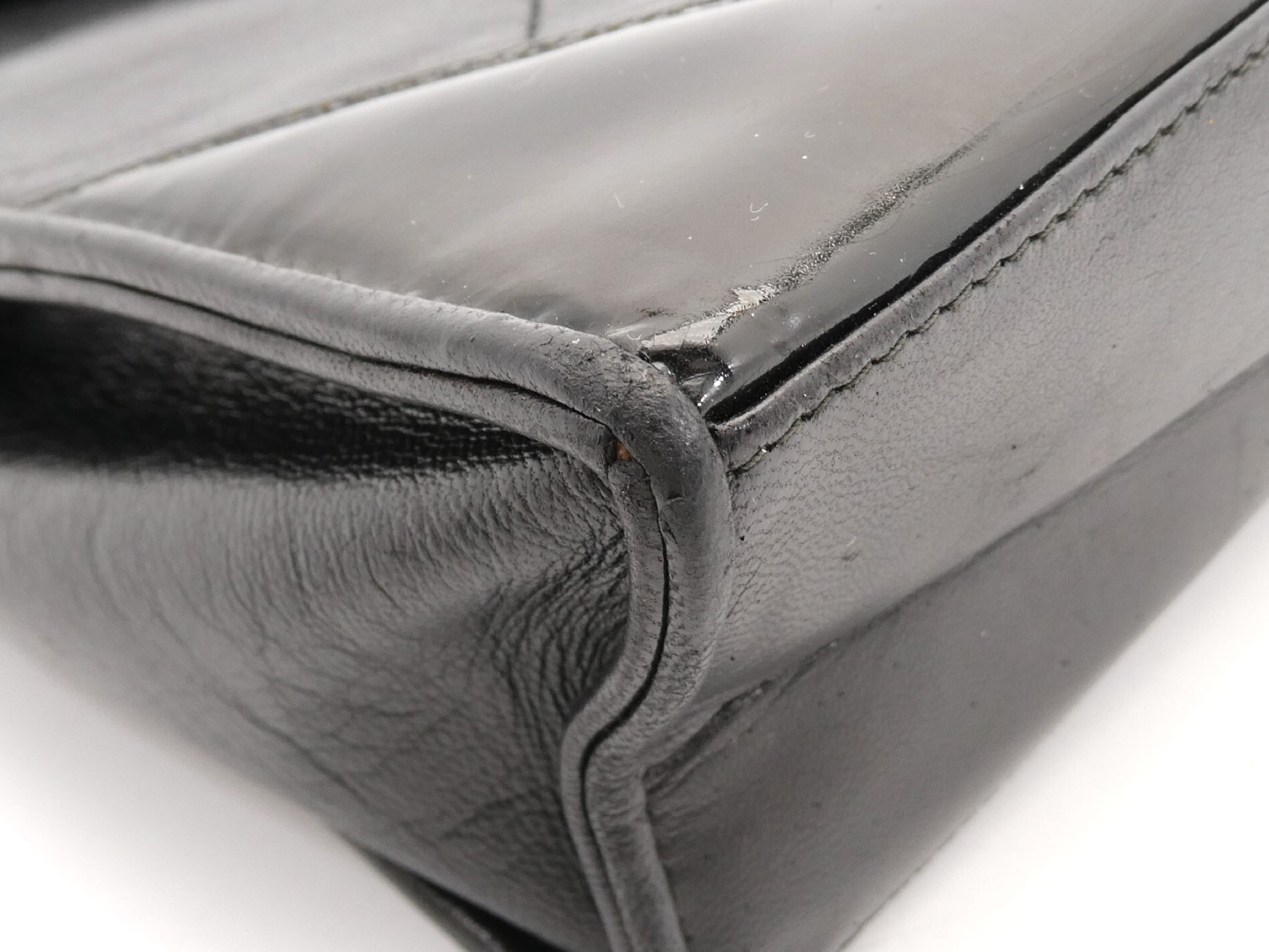 Matelassé Coco Mark Enamel Leather Shoulder Bag — view 10