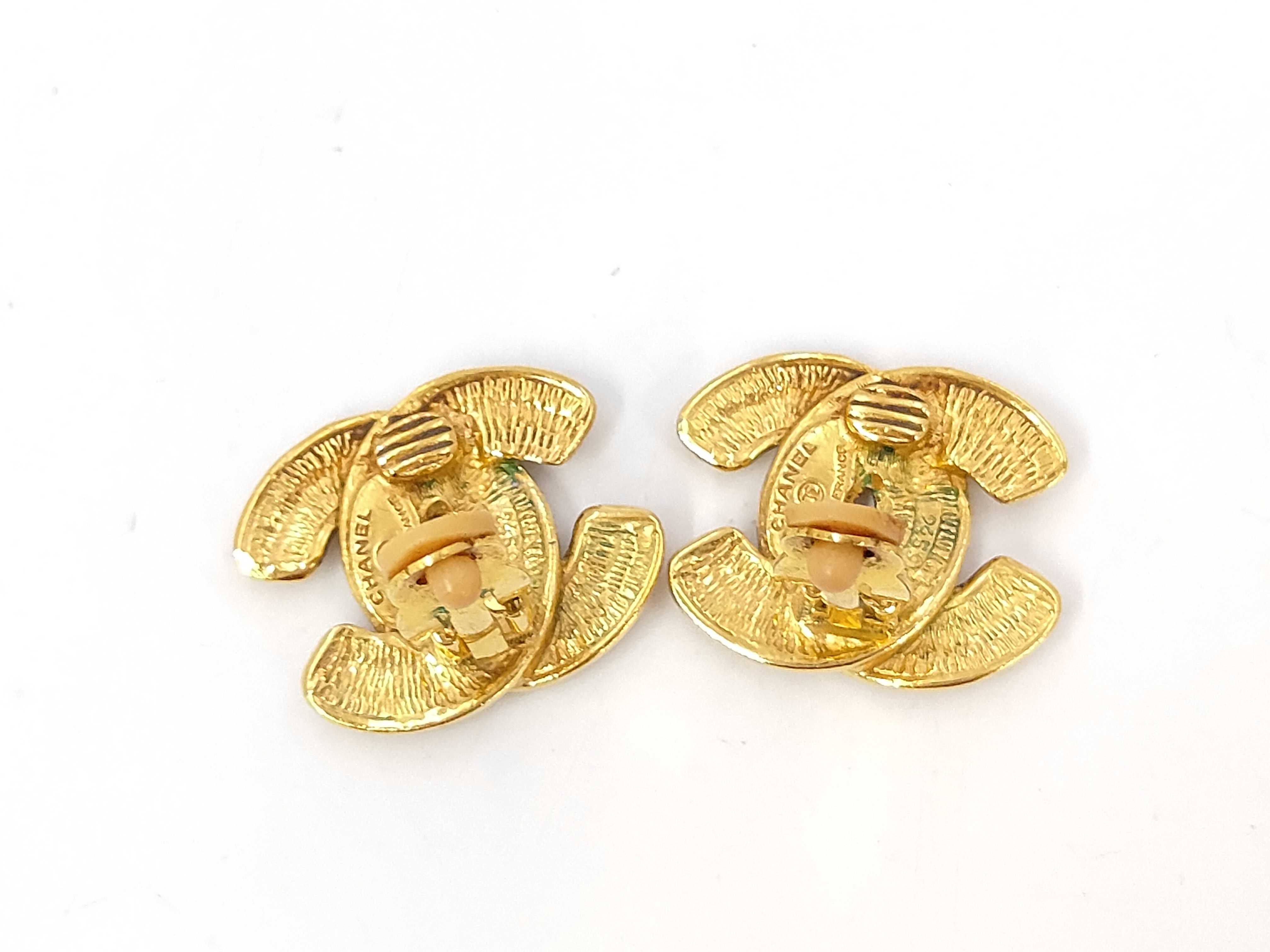 Cocomark Matelasse Gold Earrings — view 3