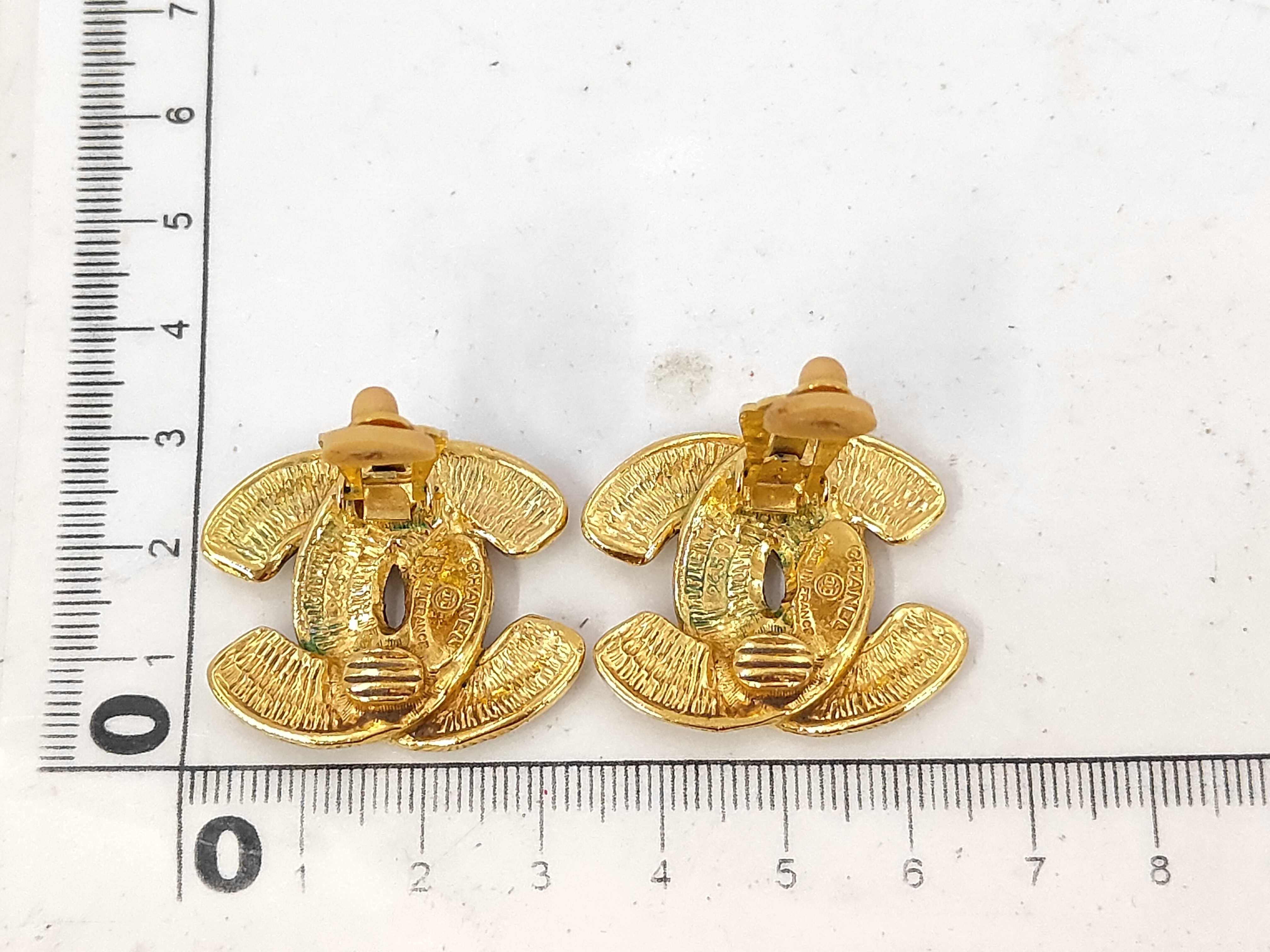 Cocomark Matelasse Gold Earrings — view 6