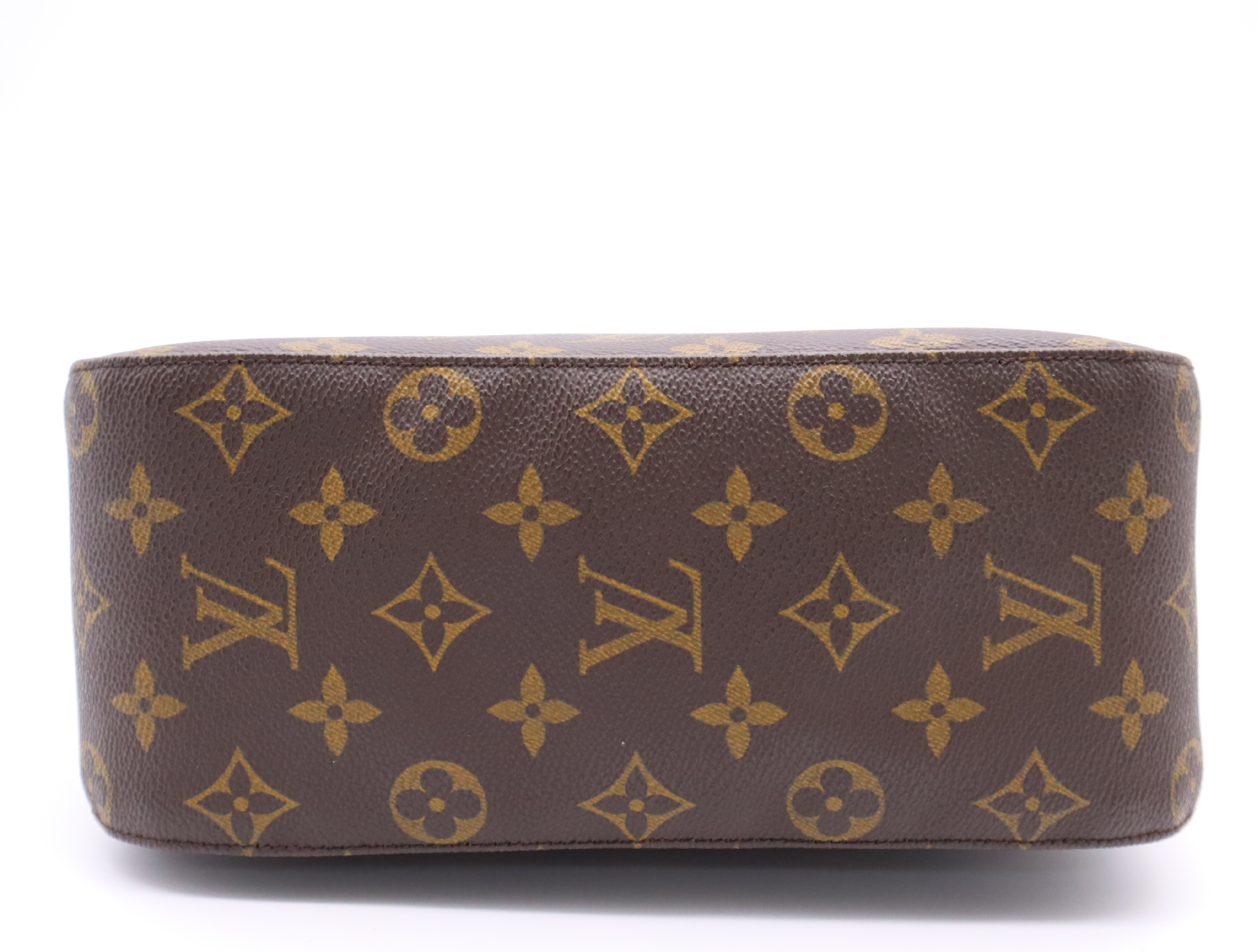 M51146 Monogram Looping MM Shoulder Bag — view 4