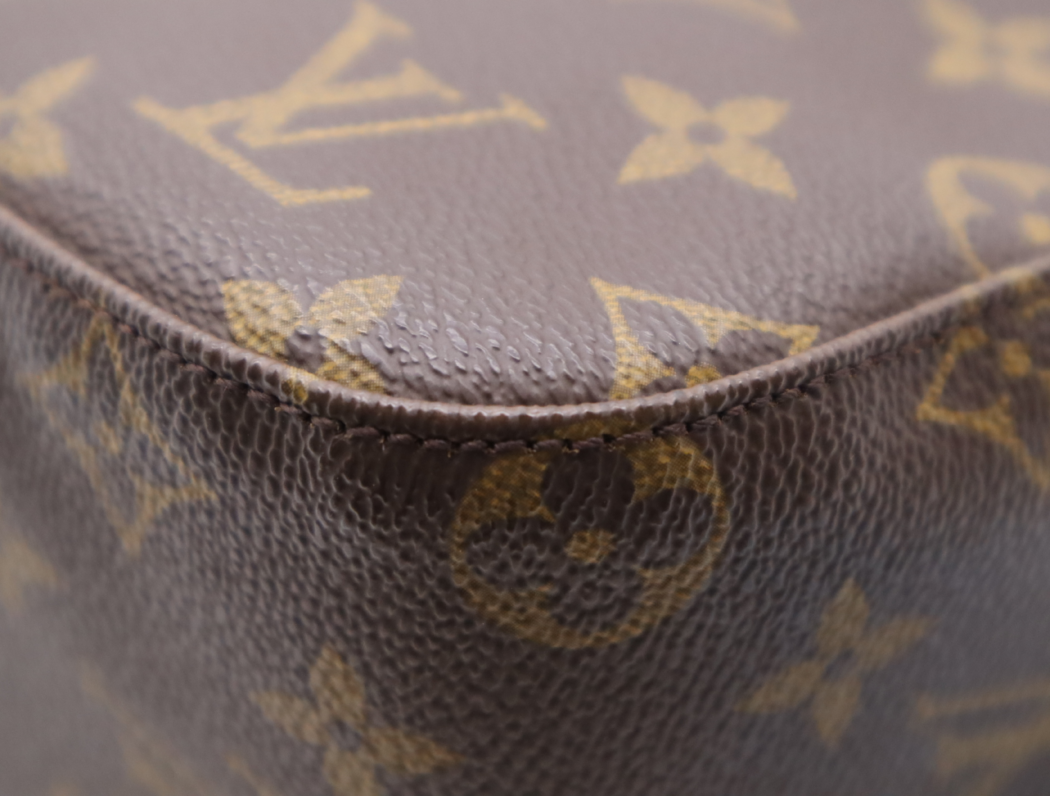 M51146 Monogram Looping MM Shoulder Bag — view 7