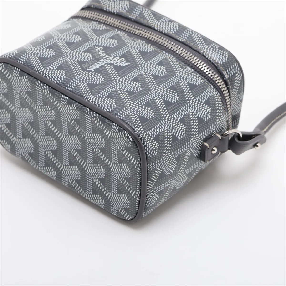 Muse Nano Vanity PVC x Leather 2-Way Vanity Bag, Gray — view 3
