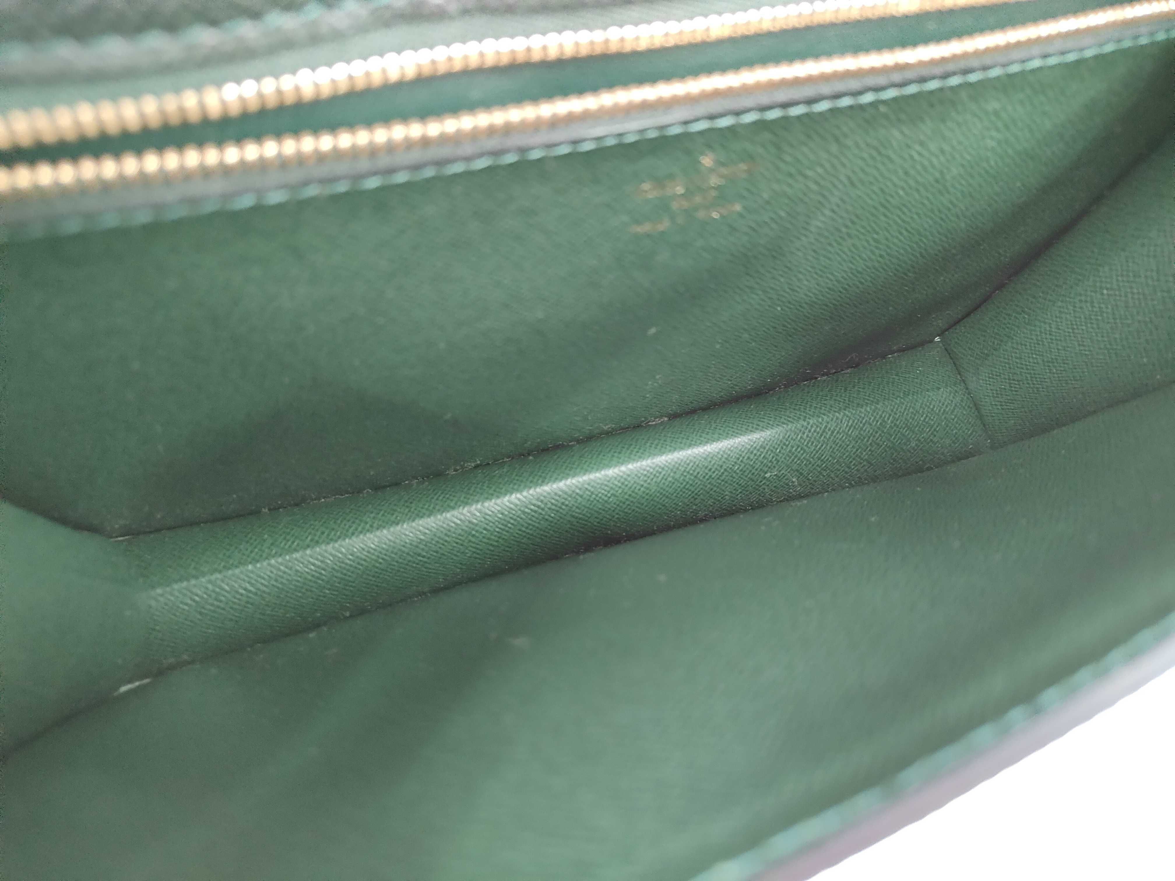 Taiga Leather Second Bag (Green) — view 8