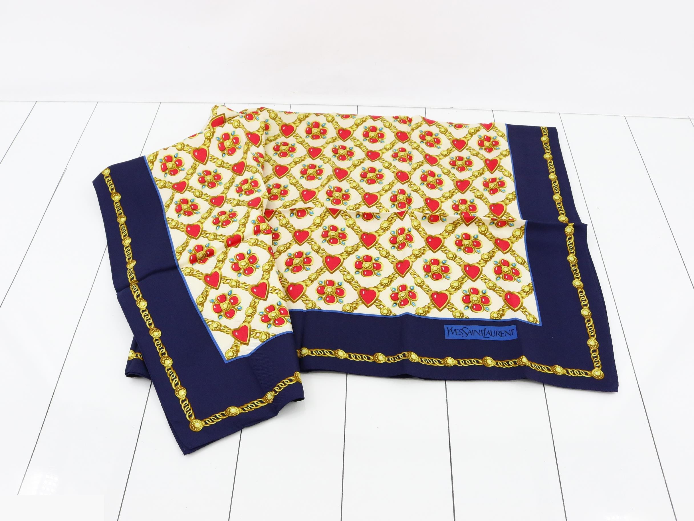 Other lines: Small items, accessories, scarves — view 3