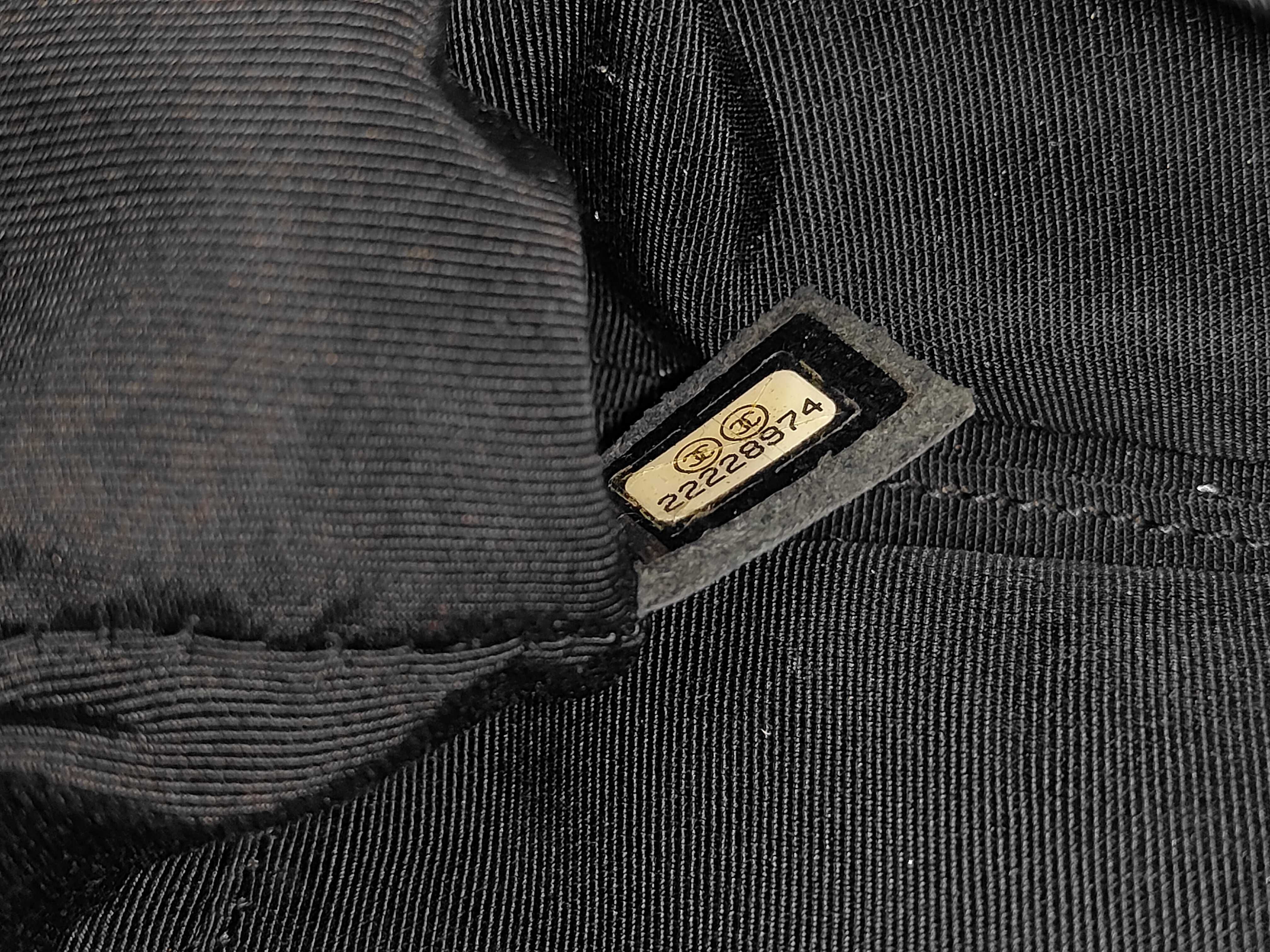 Matelassé Black Lambskin Shoulder Bag — view 11
